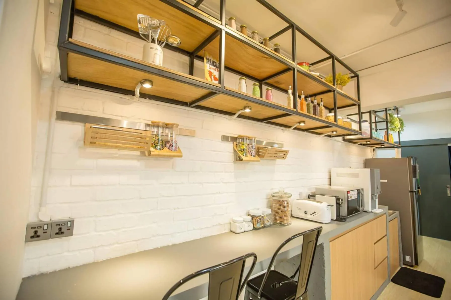 Homy Seafront Hostel