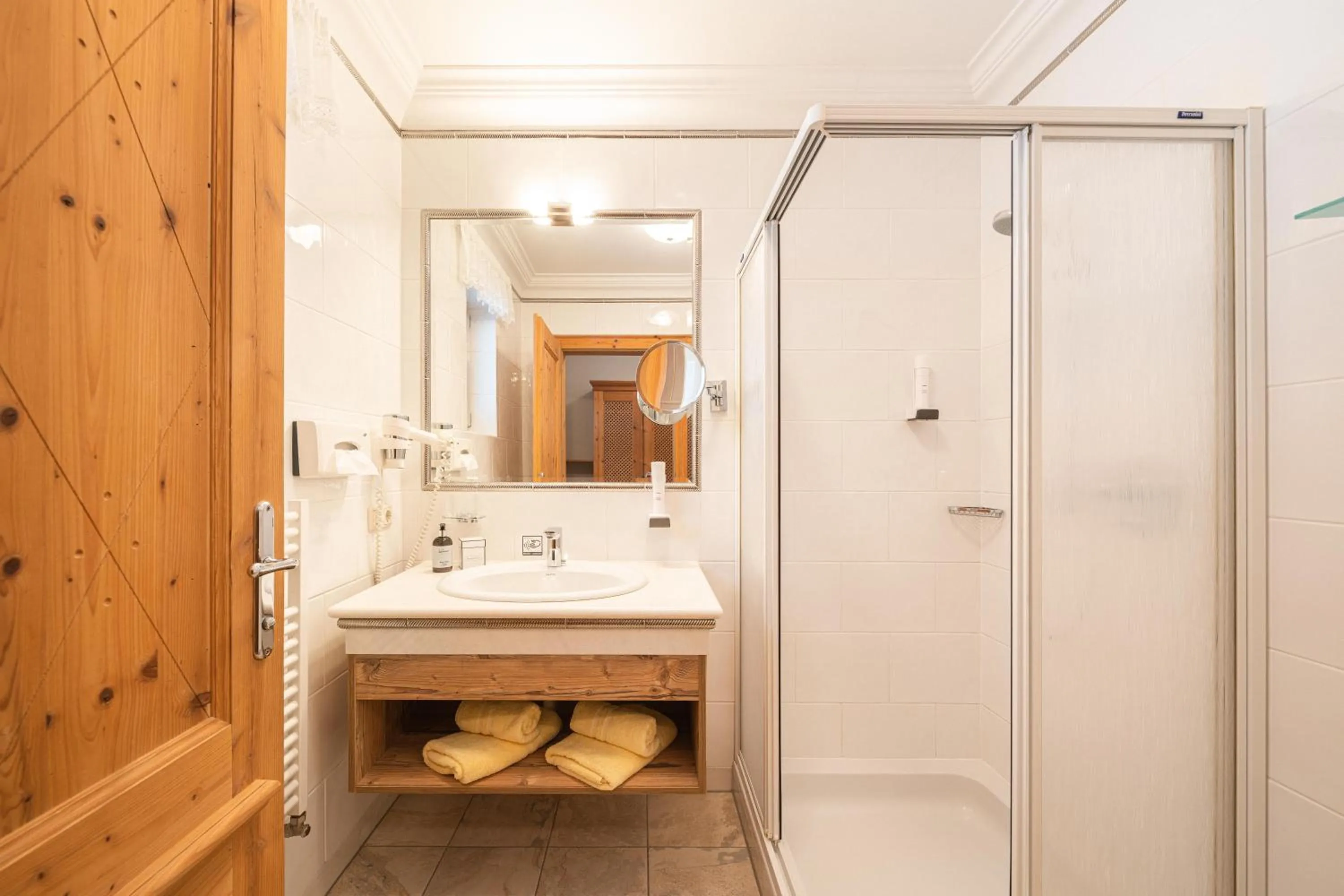 Bathroom in Hotel Hubertus