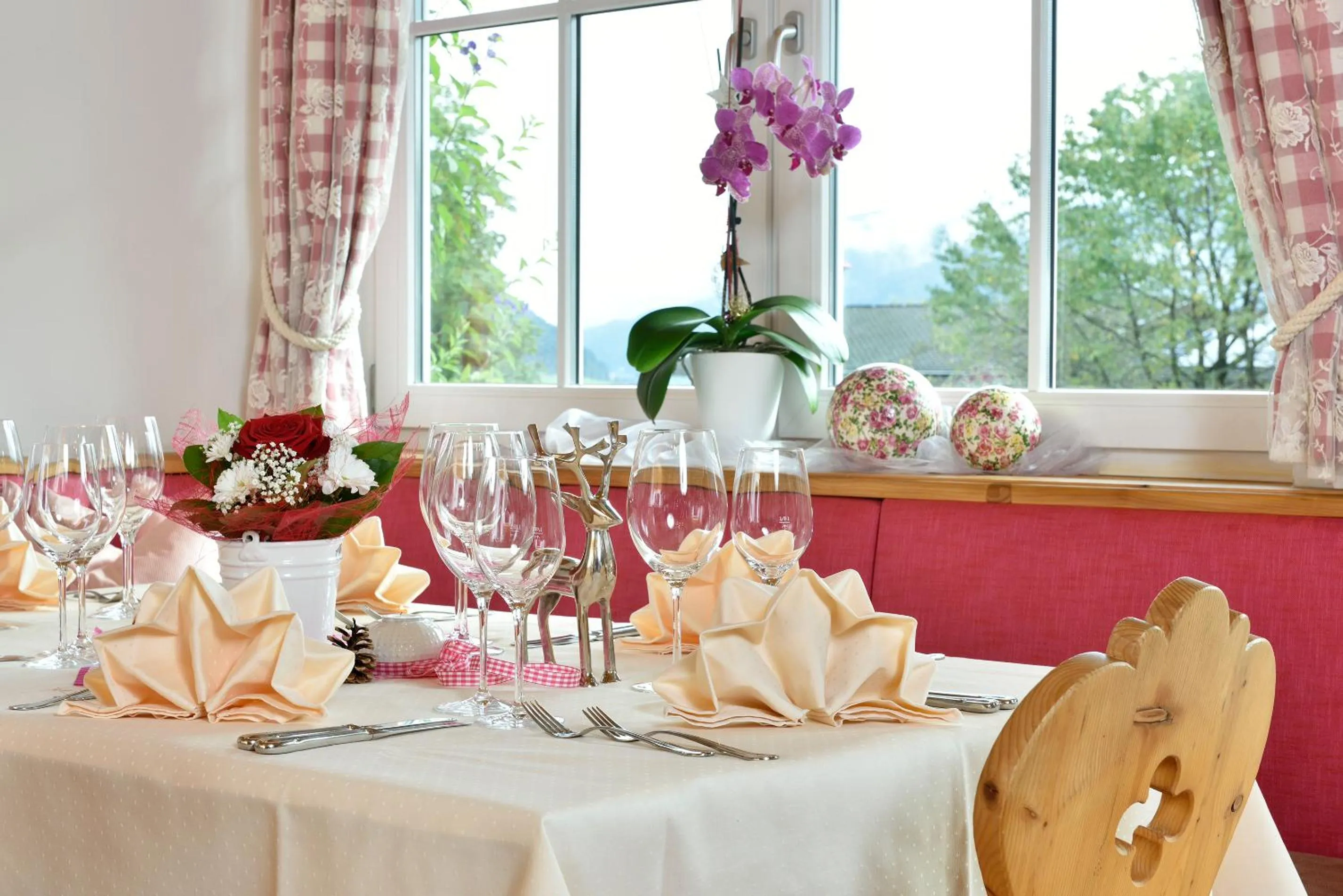 Restaurant/places to eat in Hotel Hubertus