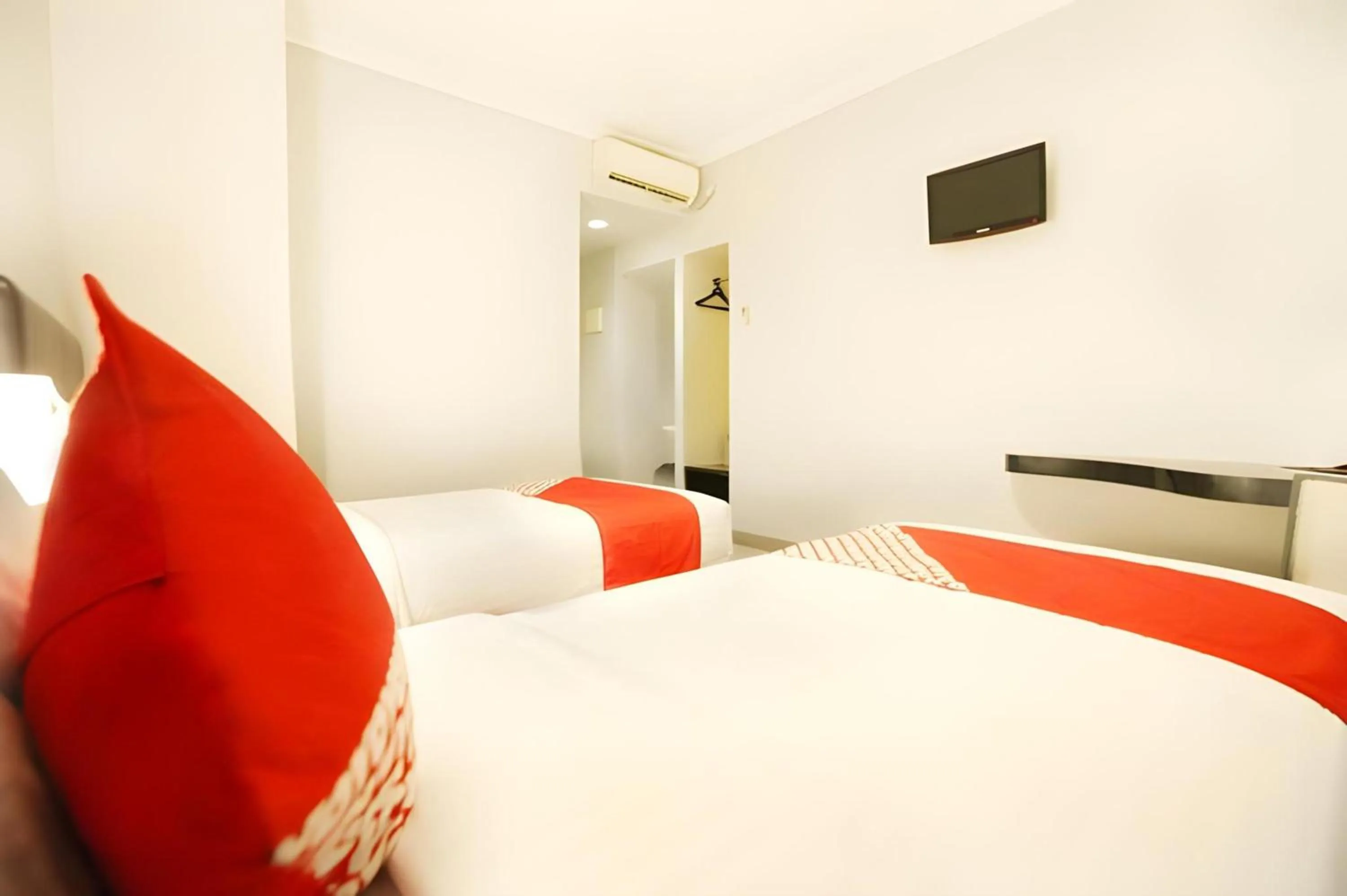 Photo of the whole room in Collection O Manggis Inn