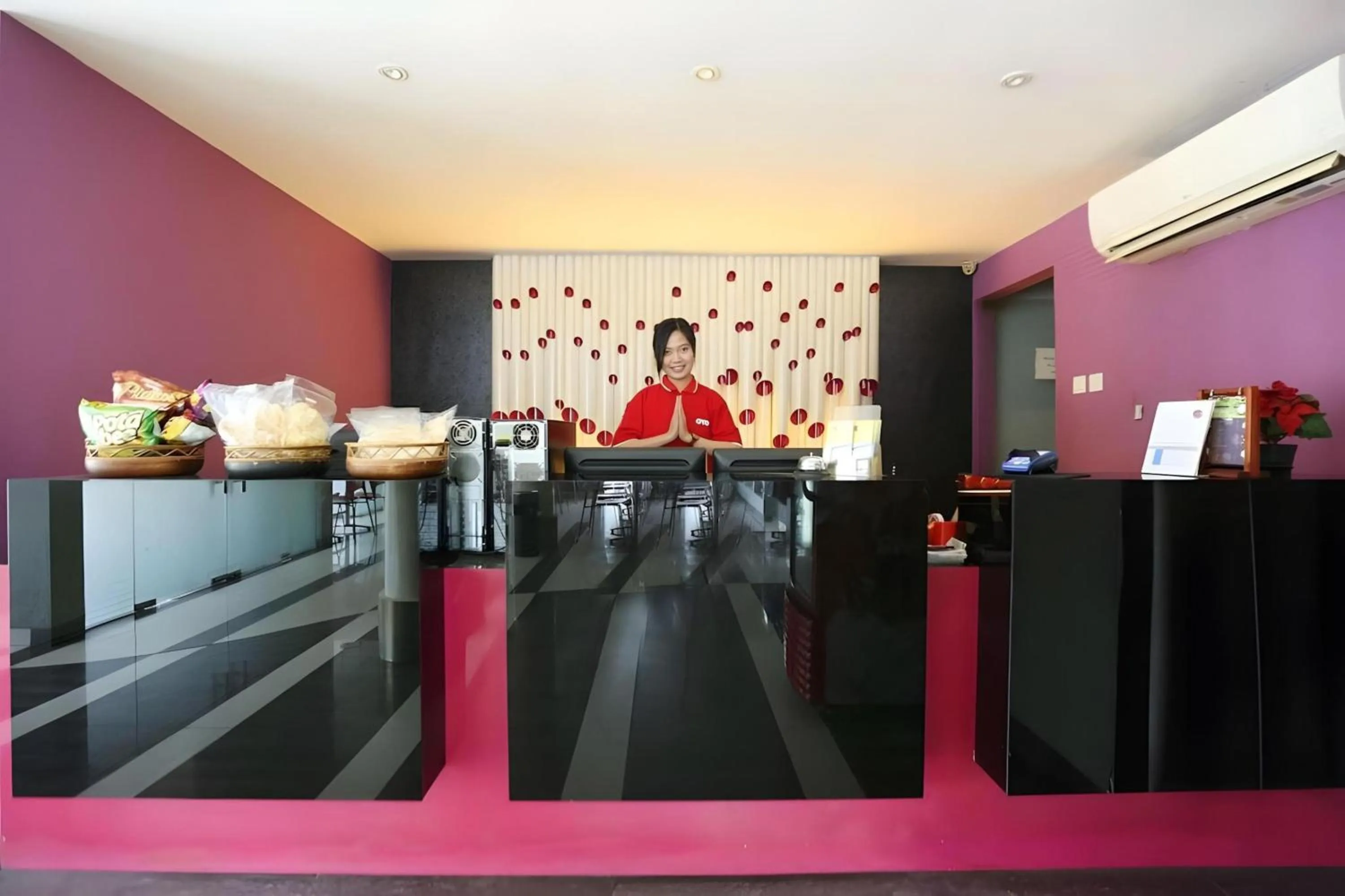 Lobby or reception in Collection O Manggis Inn