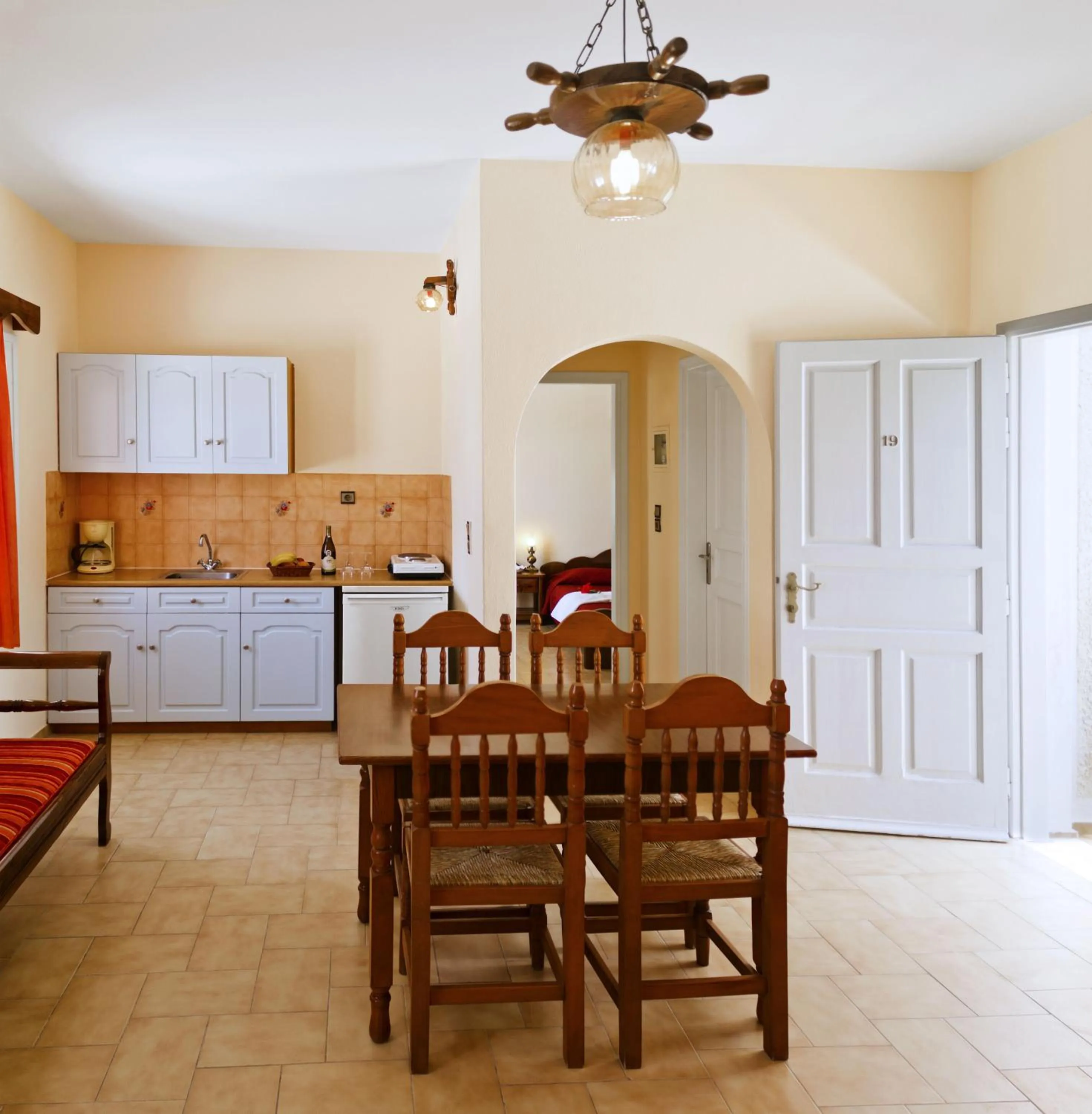 Dining area in Dolphins Apartments