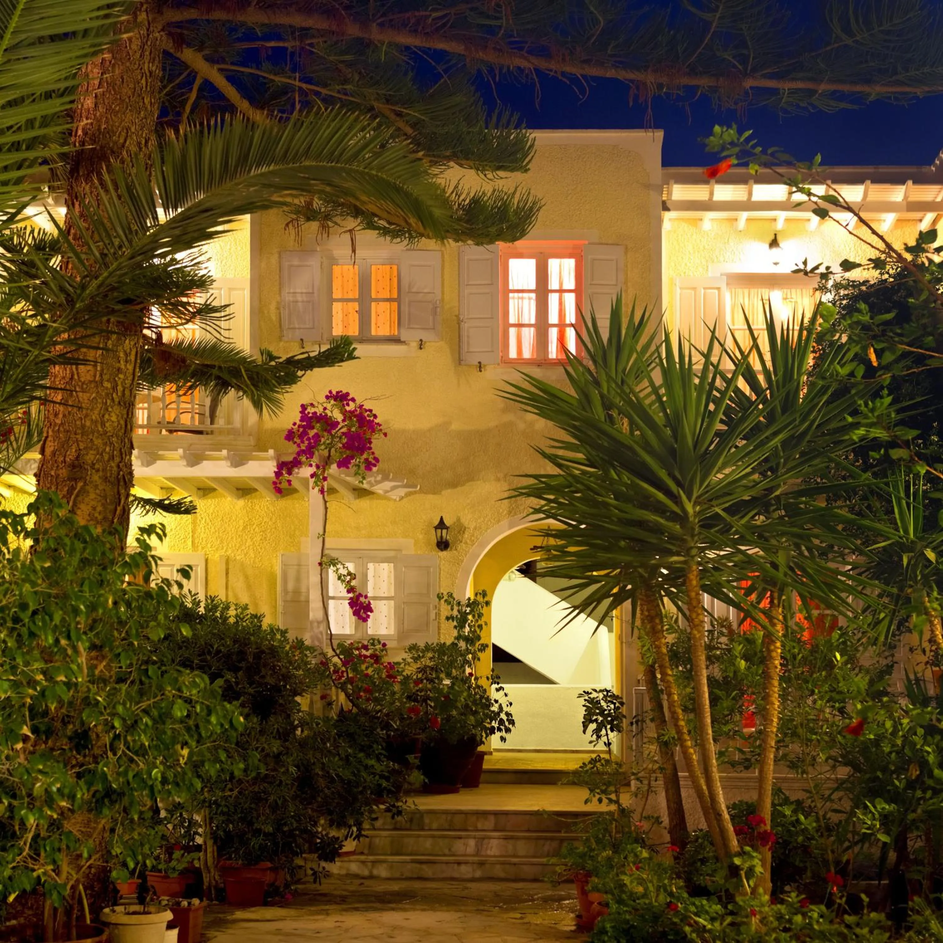 Property building in Dolphins Apartments