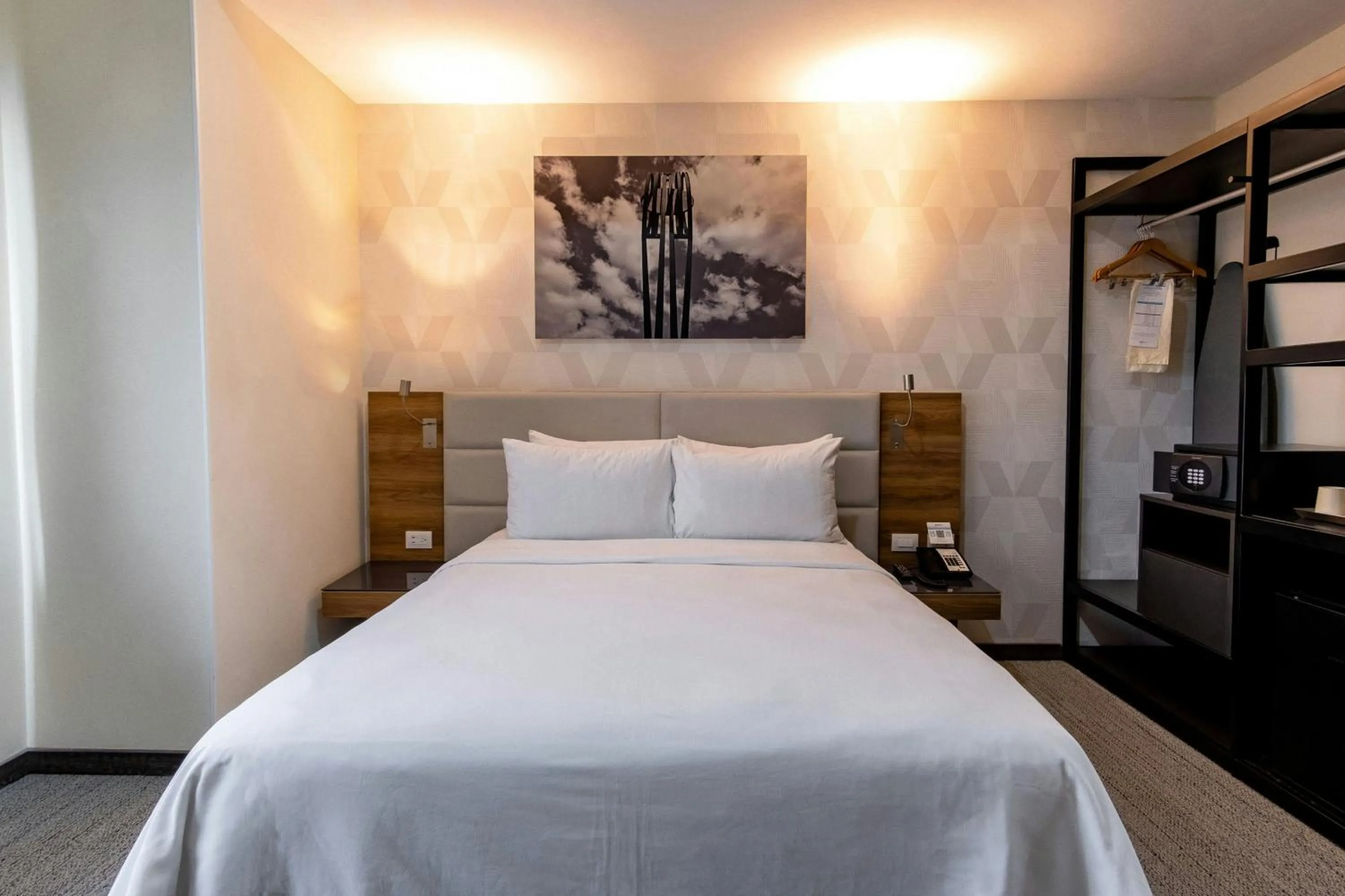 Photo of the whole room, Bed in SJ Grand Hotel Monterrey