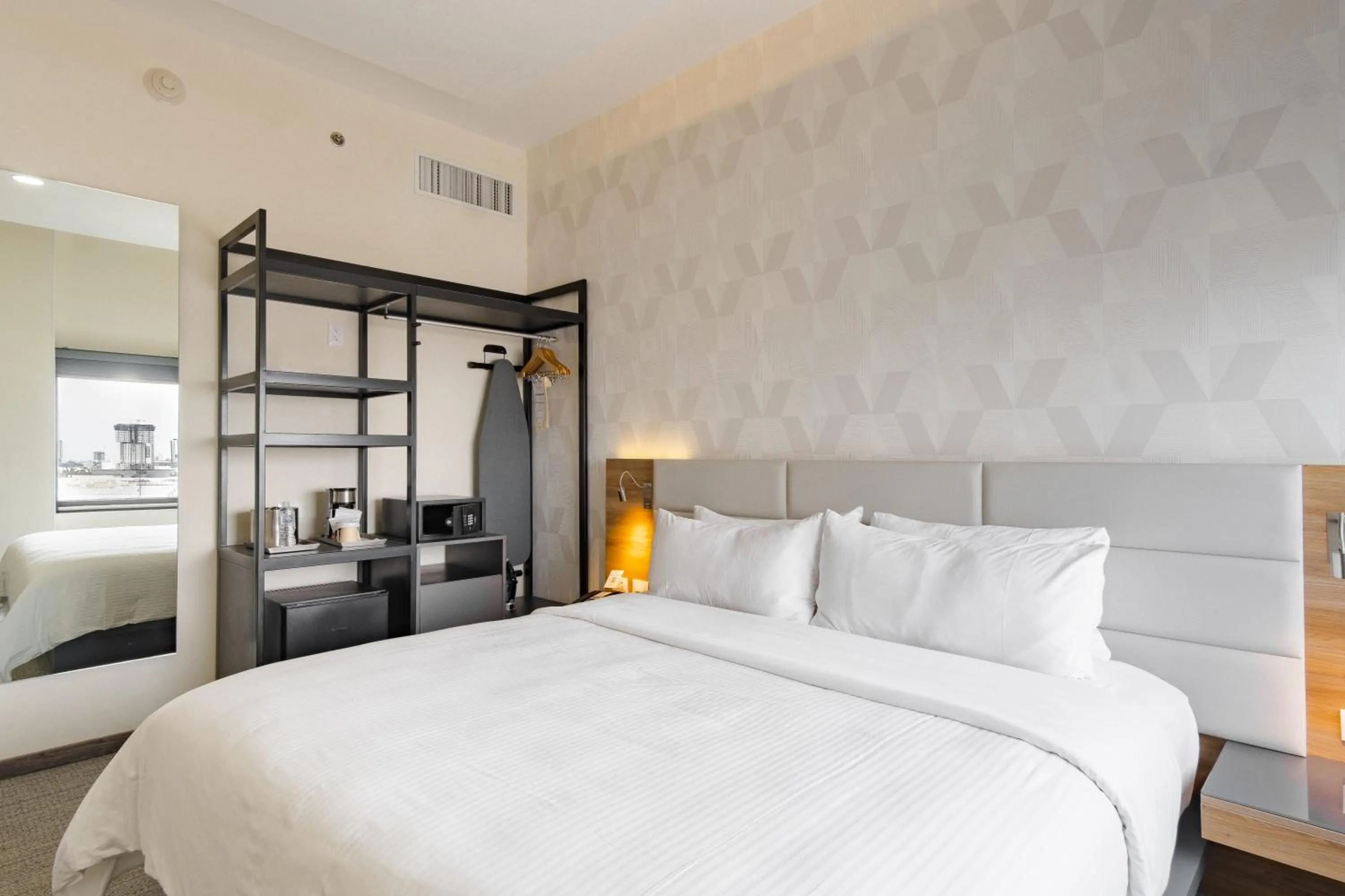 Bedroom, Bed in Radisson Hotel Monterrey San Jeronimo