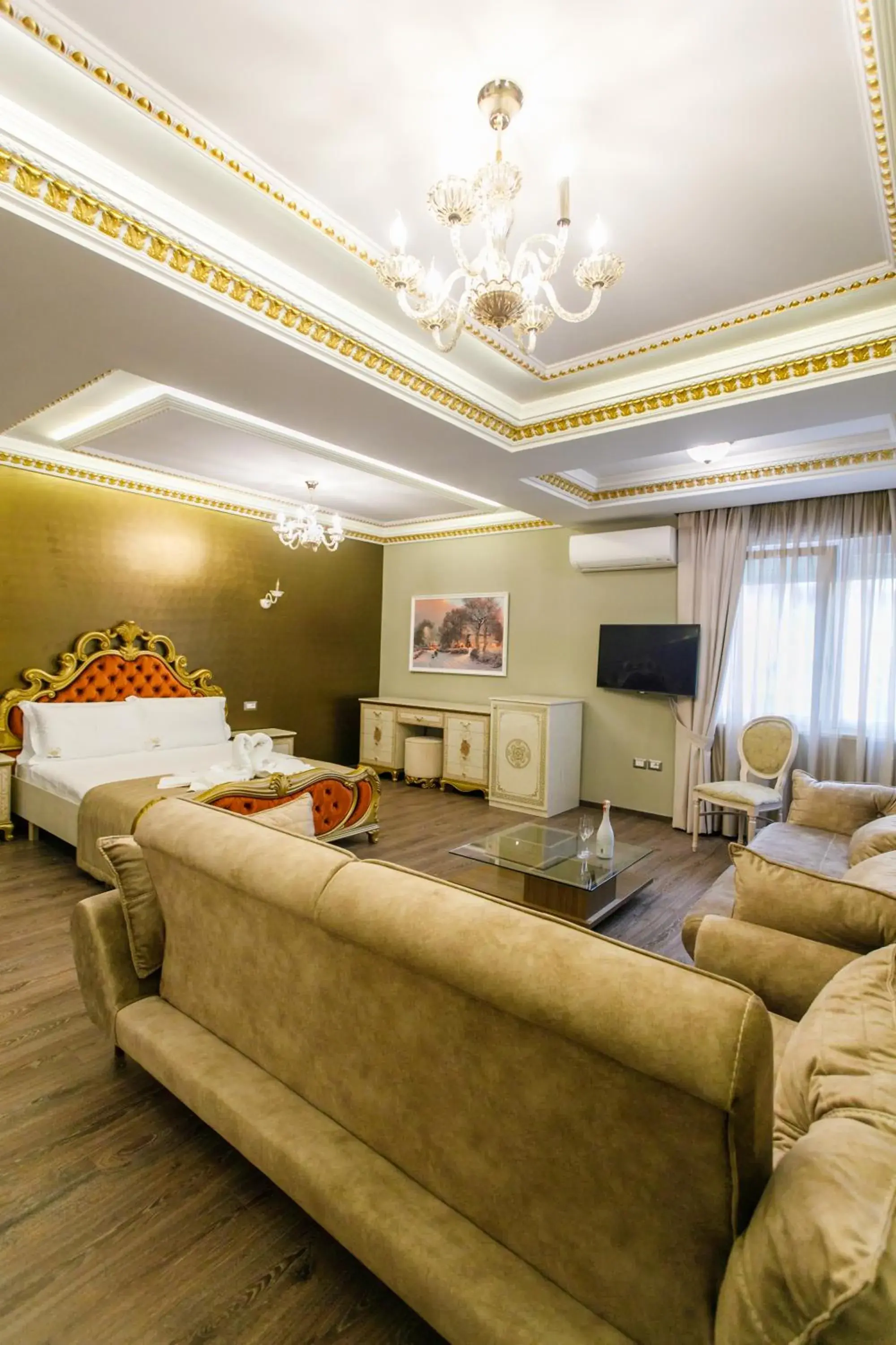 Superior Suite in Elite Palace Superior Suite in Elite Palace