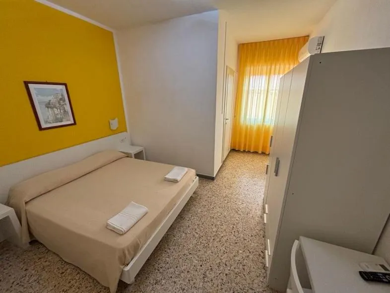 Photo of the whole room, Bed in Delfino