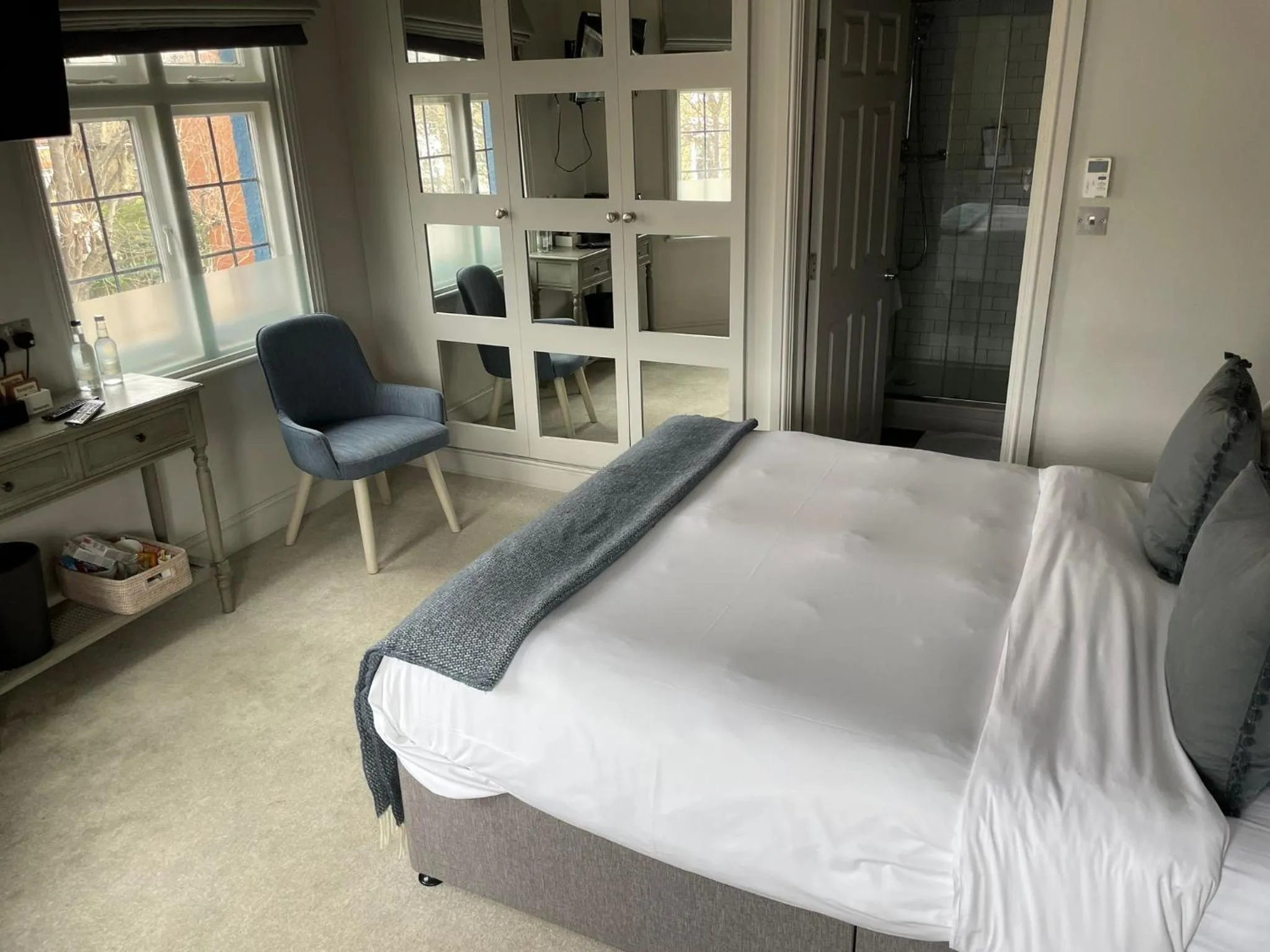 Bedroom, Bed in The Bridge Pub & Rooms