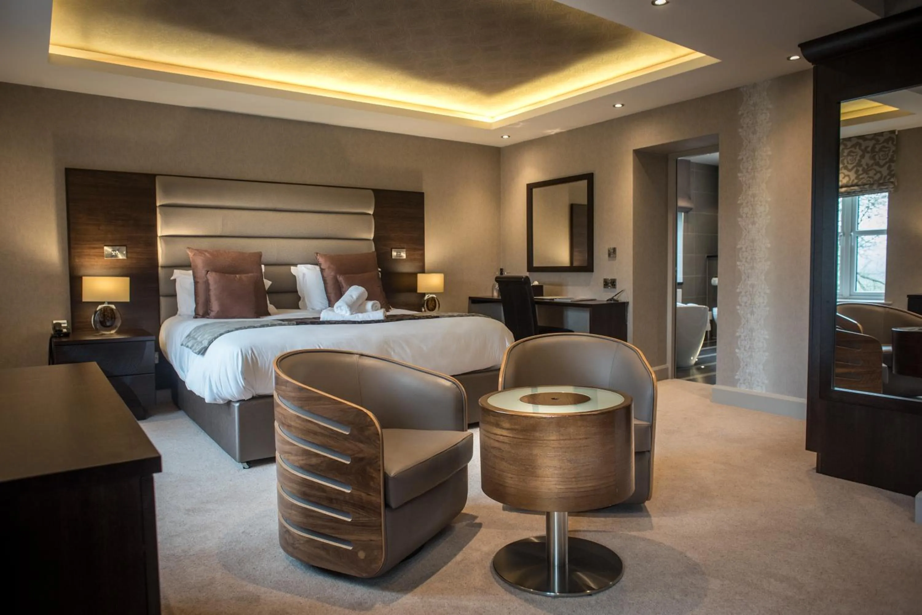 Photo of the whole room, Bed in Crow Wood Hotel & Spa Resort