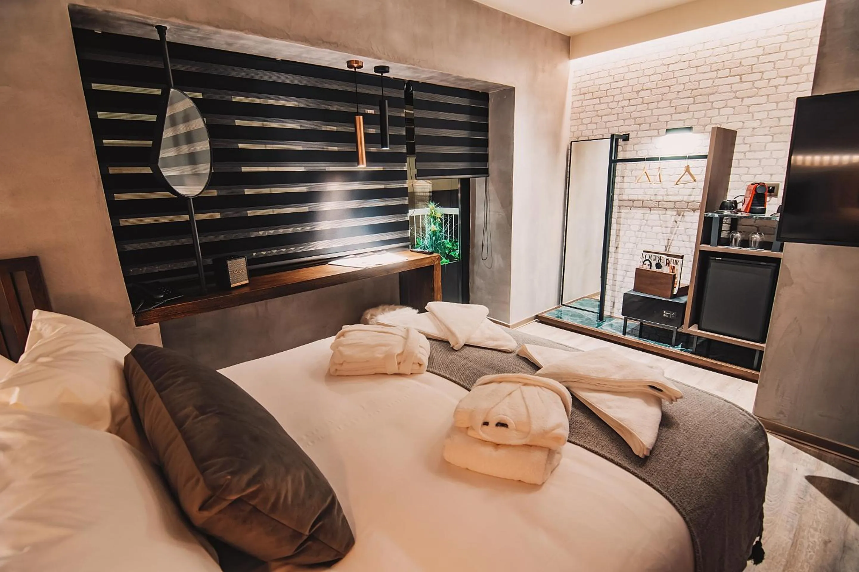 Bedroom, Bed in Project 3 Urban Chic Hotel