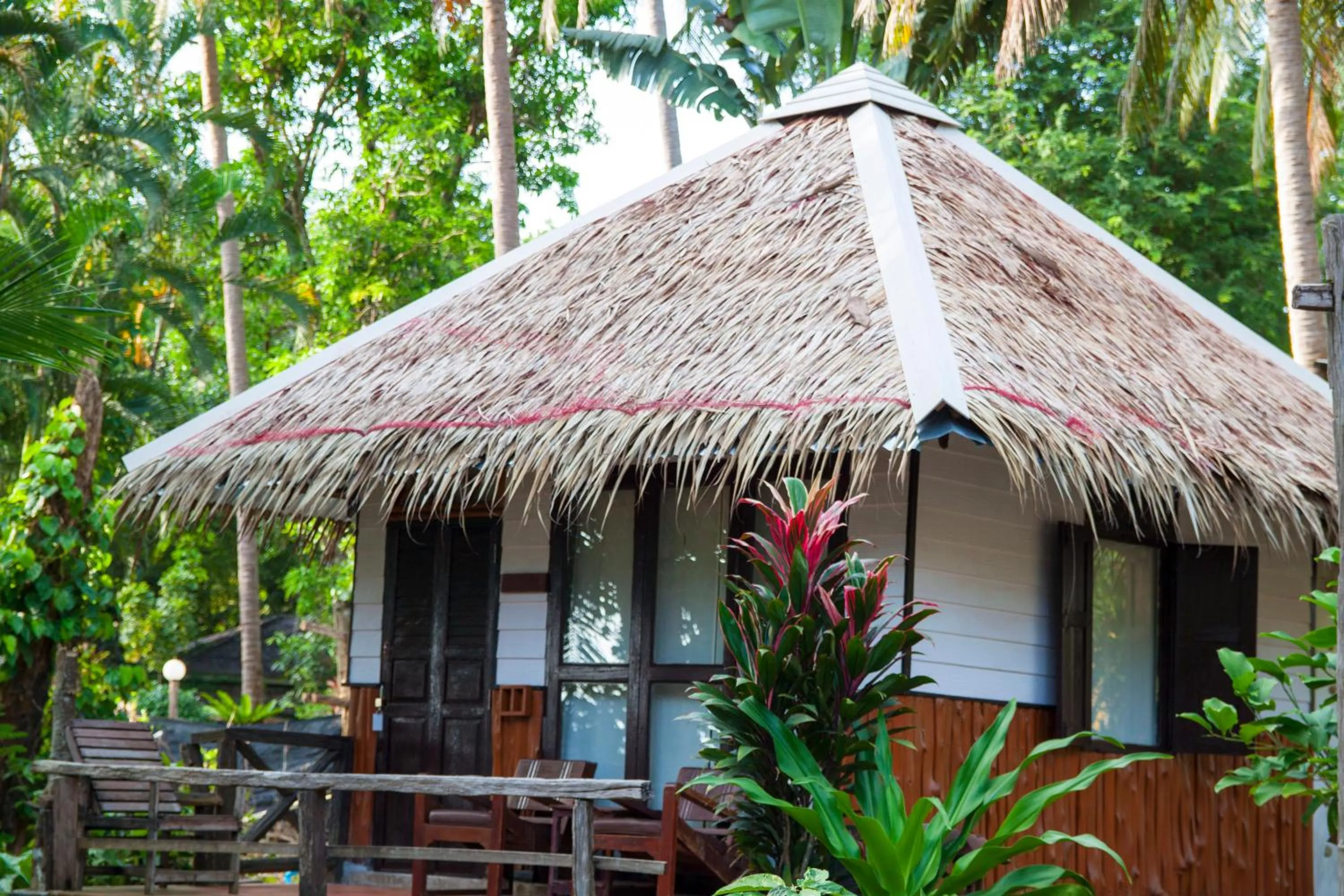 Facade/entrance in Ban_na