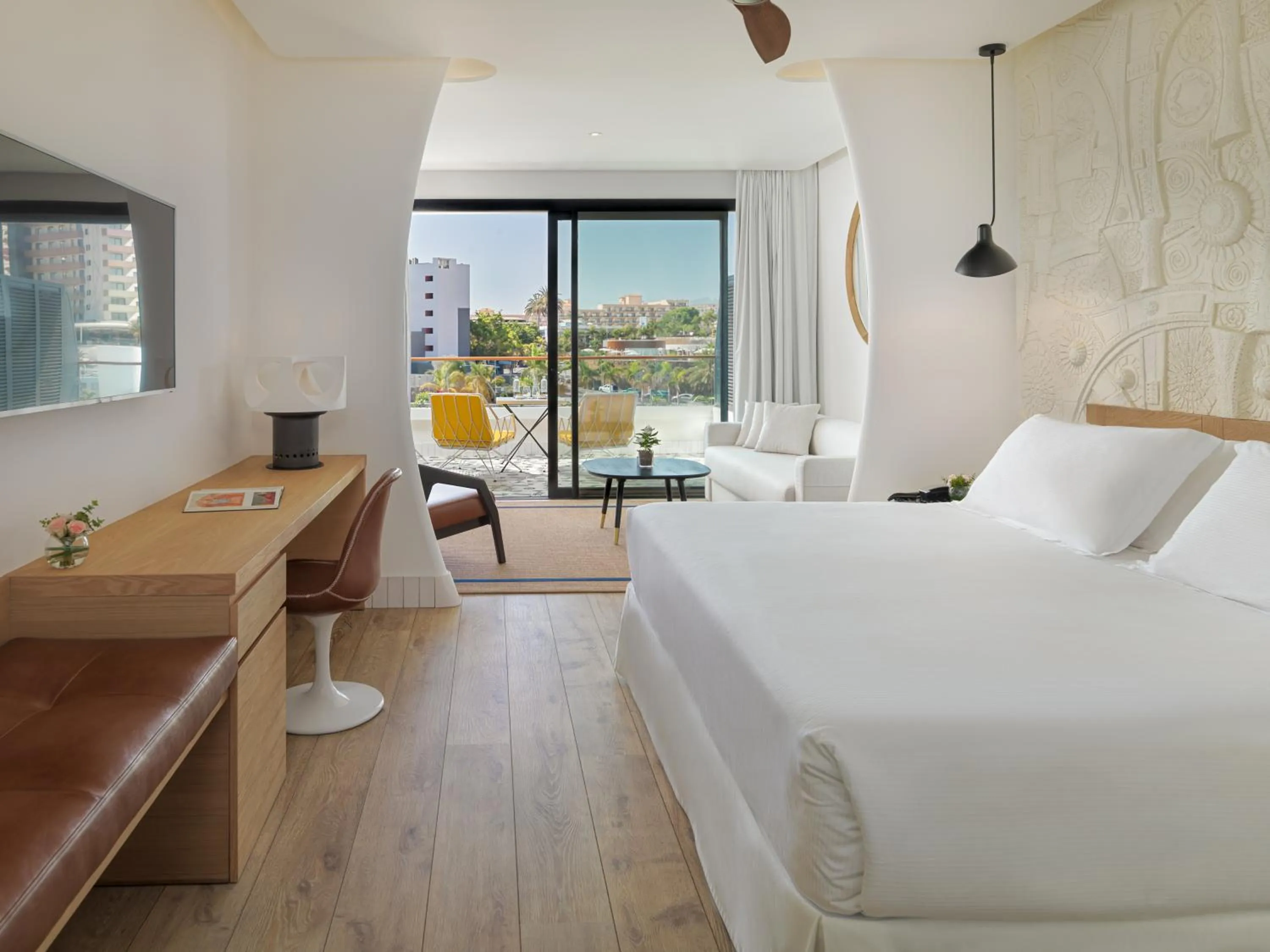 Photo of the whole room, Bed in H10 Atlantic Sunset Horizons Collection