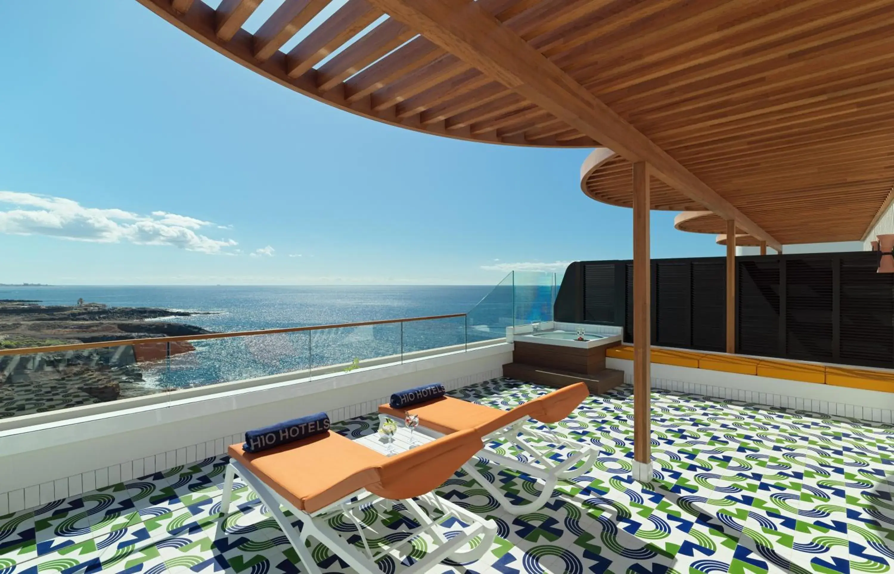 Suite Rooftop (3 Adults + 1 Child) in H10 Atlantic Sunset Suite Rooftop (3 Adults + 1 Child) in H10 Atlantic Sunset