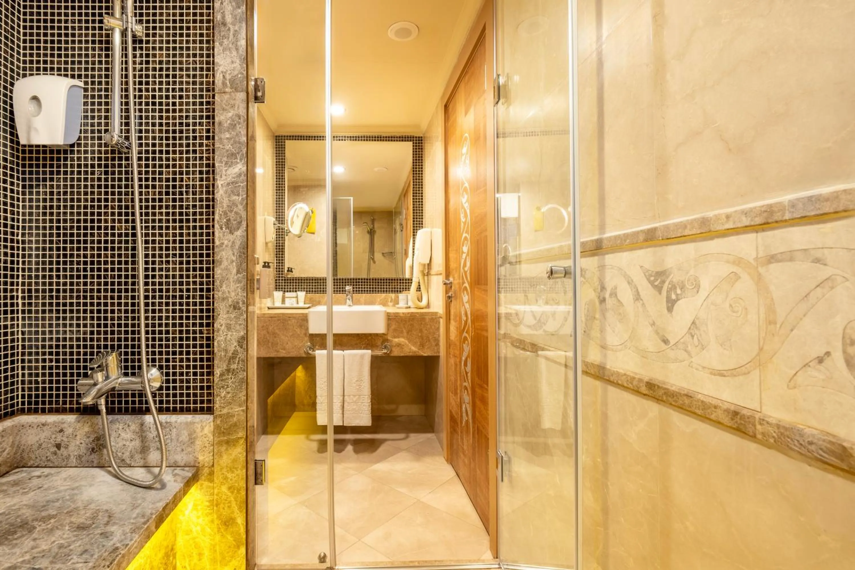 Bathroom in Kamelya Selin Hotel Luxury Resort & SPA