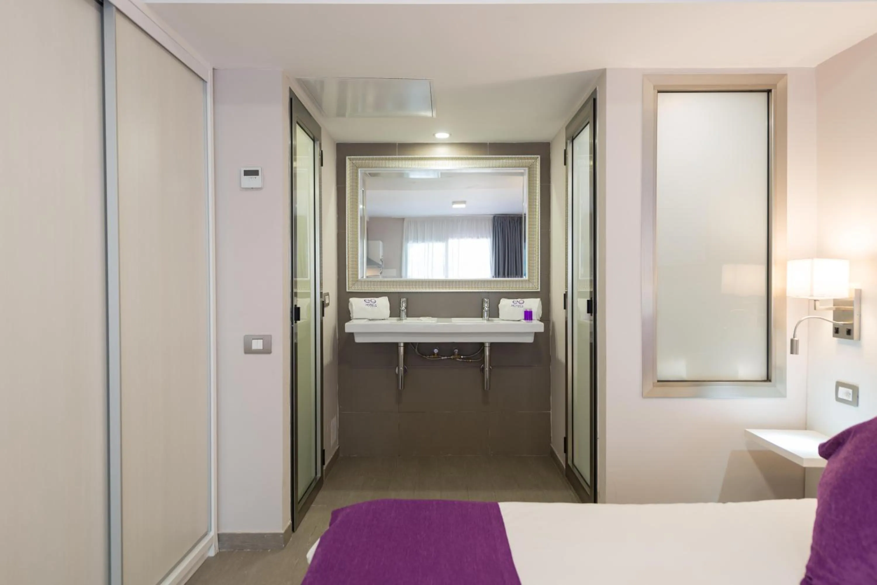 Bathroom, Bed in eó Corona Cedral