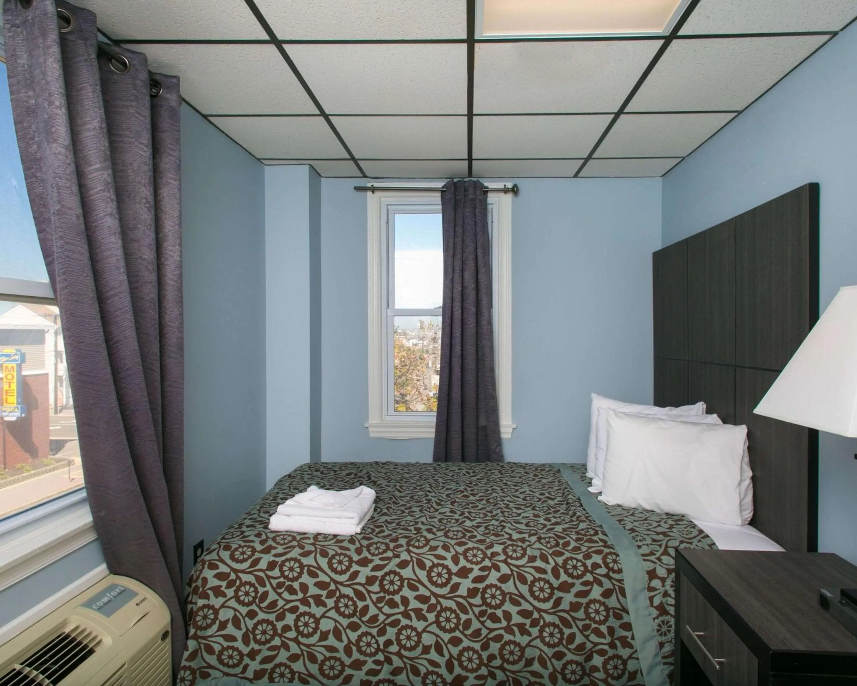 Photo of the whole room in Hammock Inn & Suites North Beach Hotel