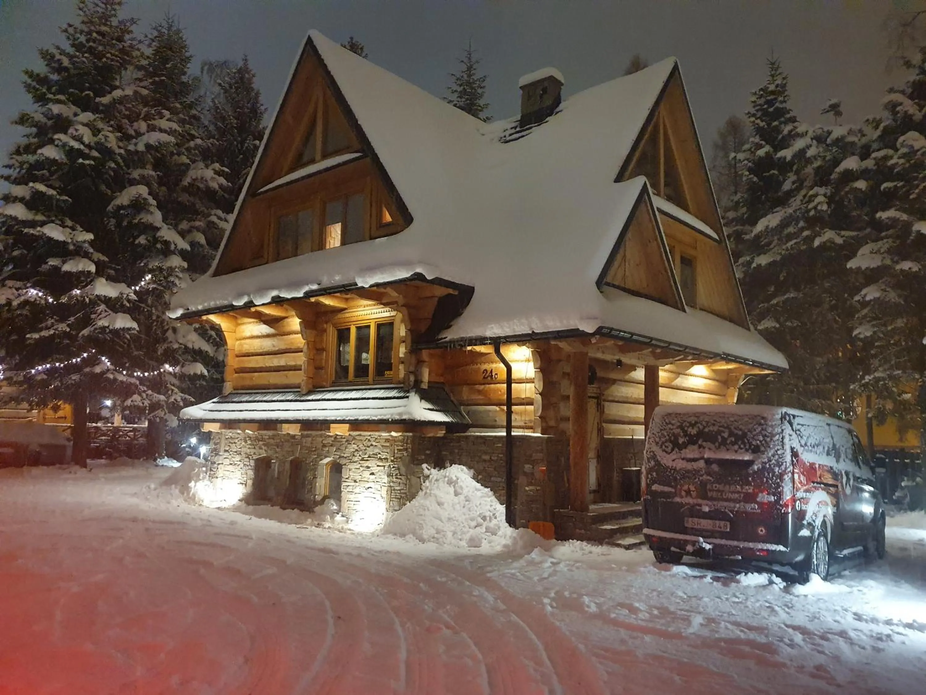 Property building in ZAKOPIANA