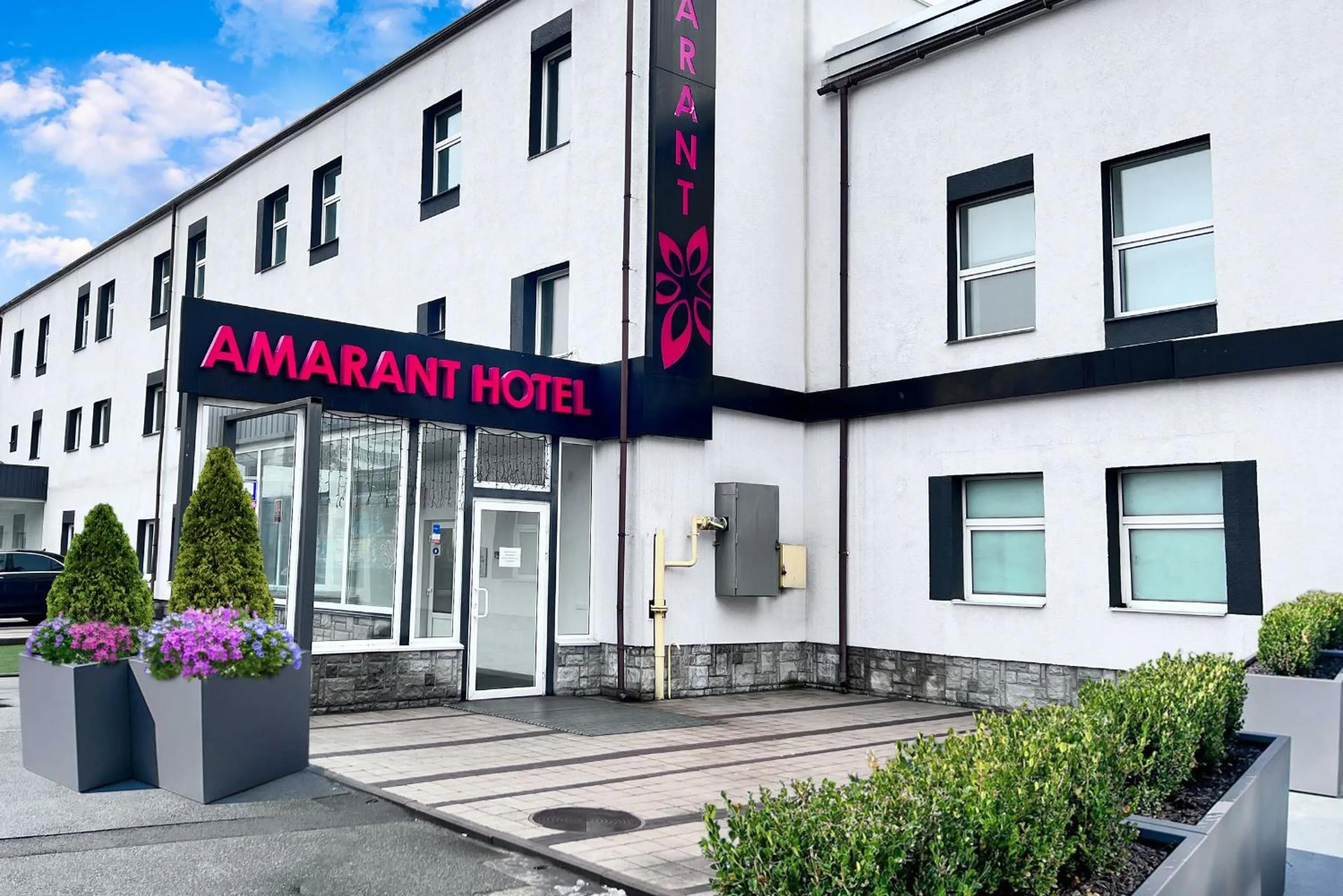 Property building in Amarant Stay by CHM