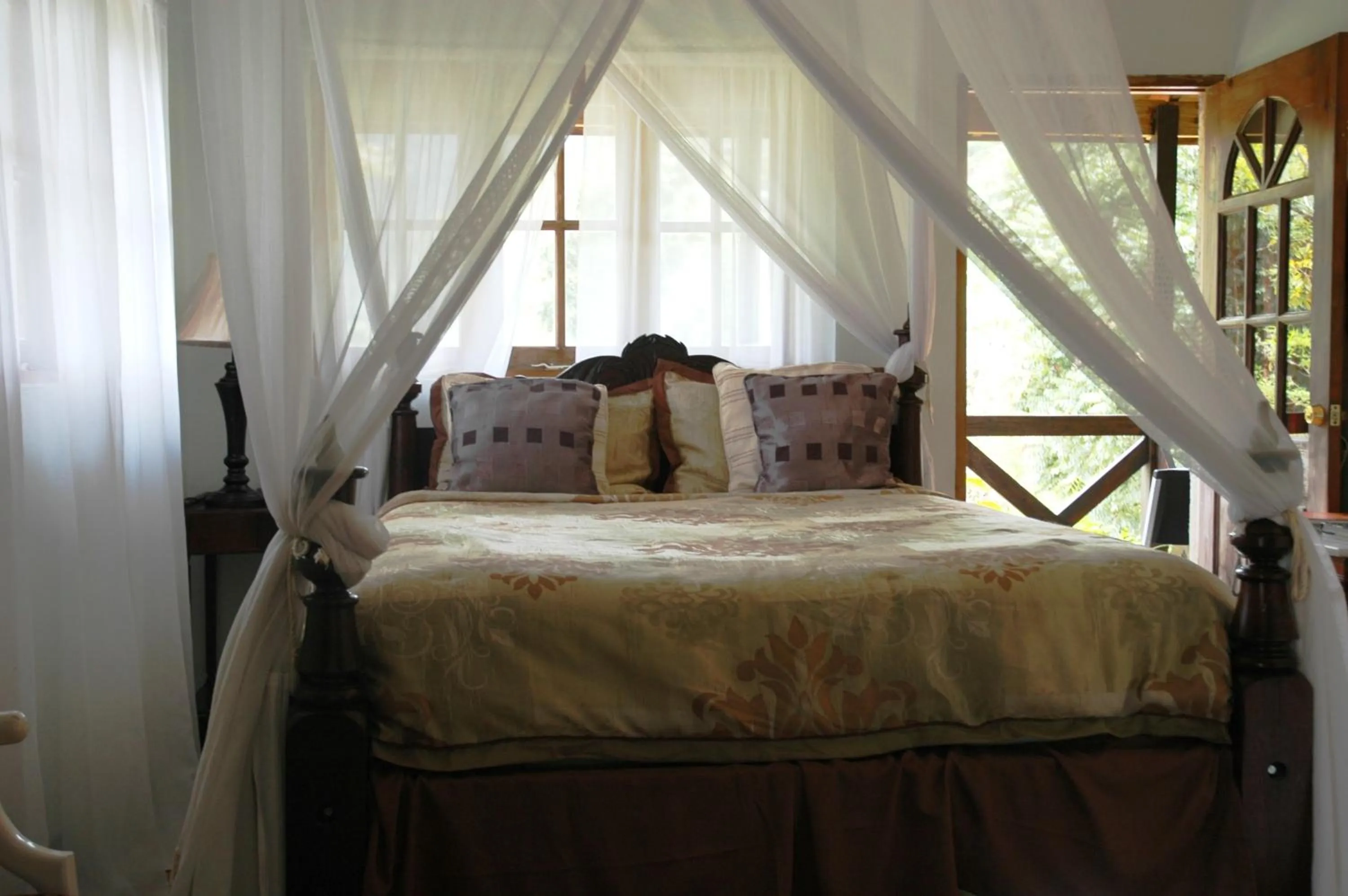 Photo of the whole room, Bed in Forres Park Nature Retreat