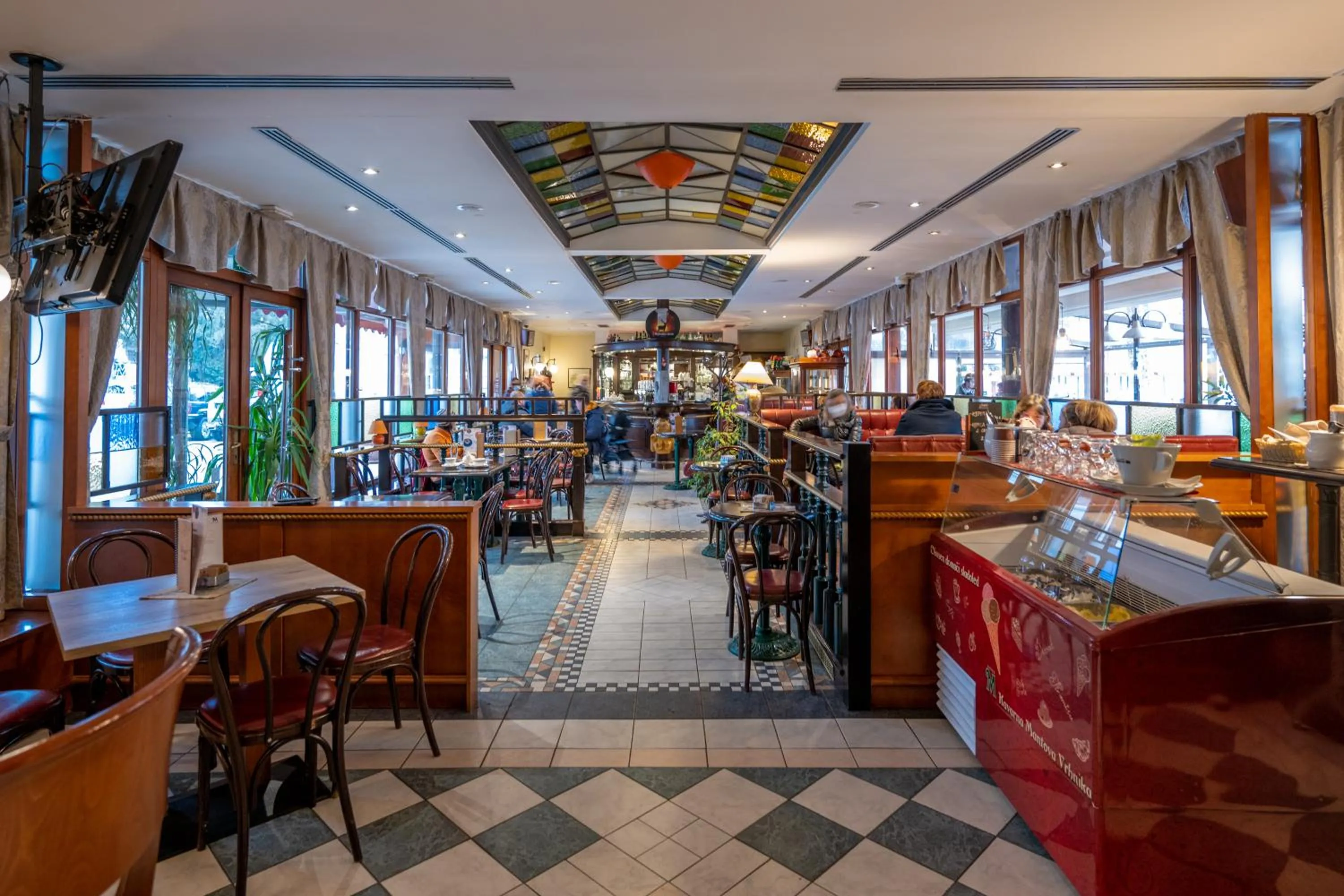 Lounge or bar in Hotel MANTOVA Vrhnika