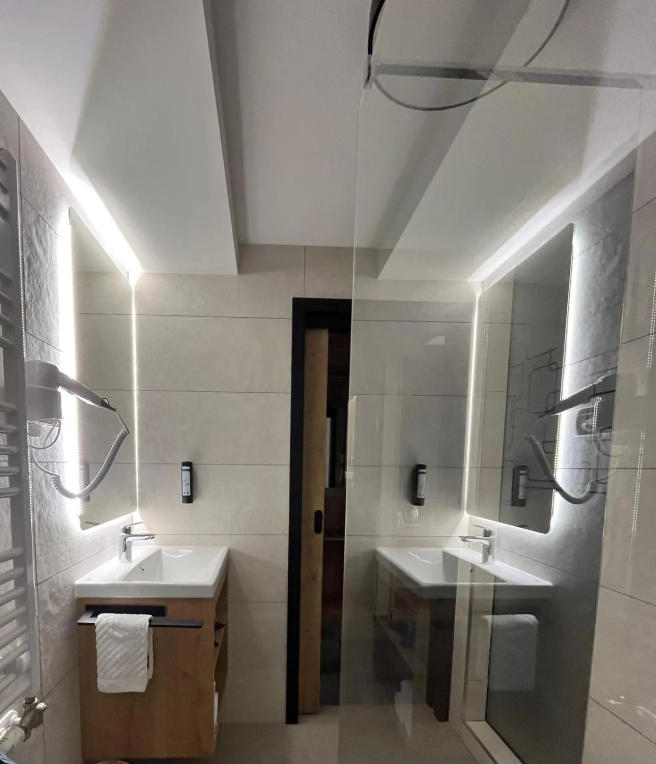 Shower in Hotel MANTOVA Vrhnika