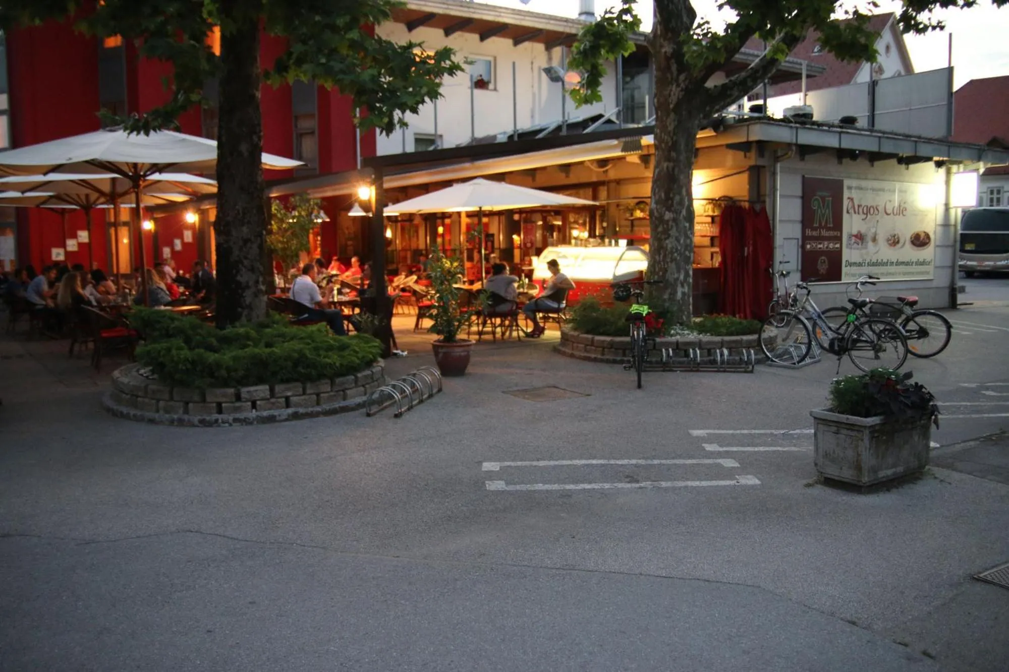 Summer in Hotel MANTOVA Vrhnika