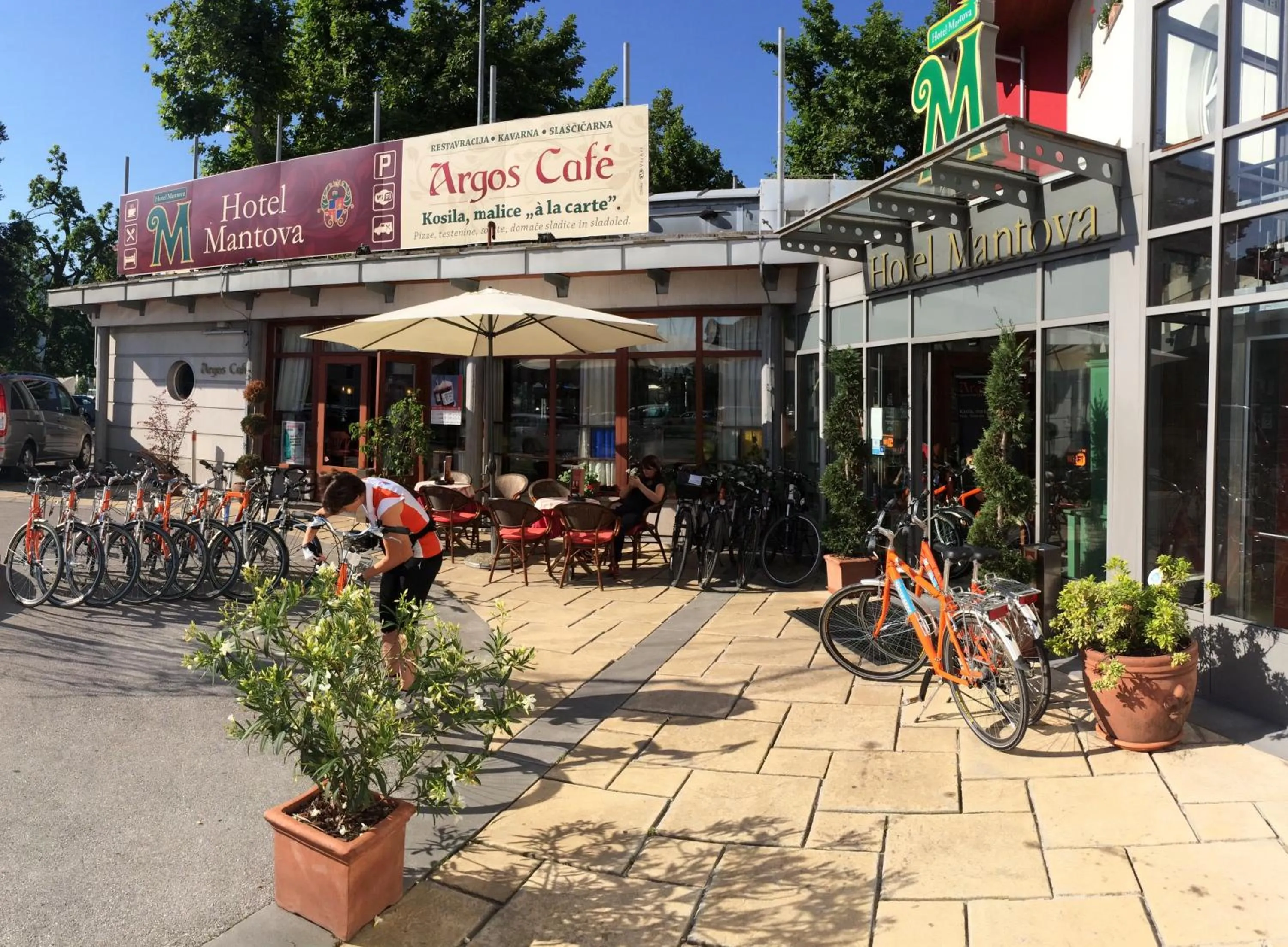 Property building in Hotel MANTOVA Vrhnika