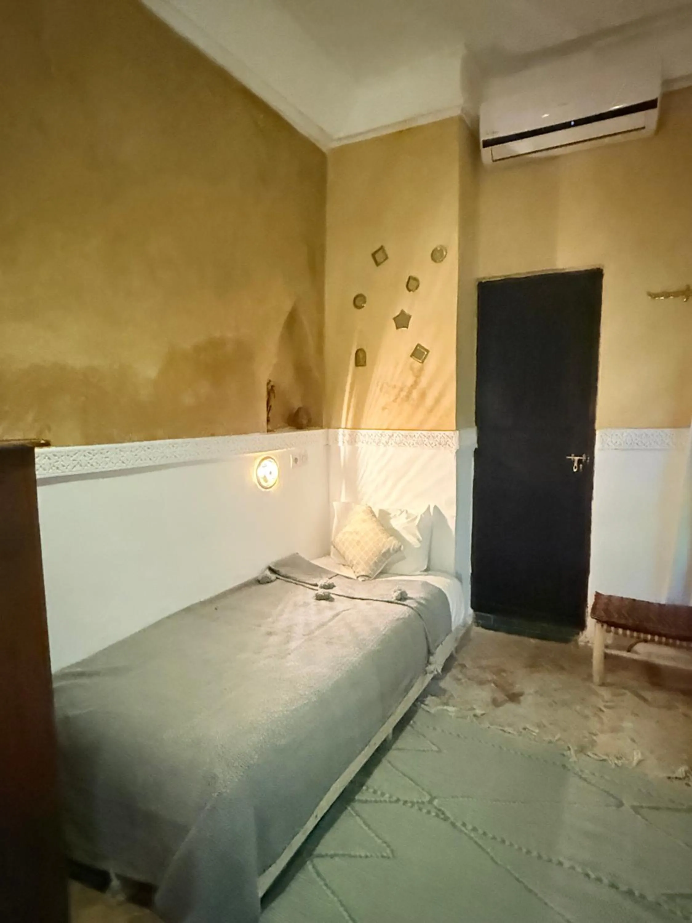 Bed in Riad Dama & Spa