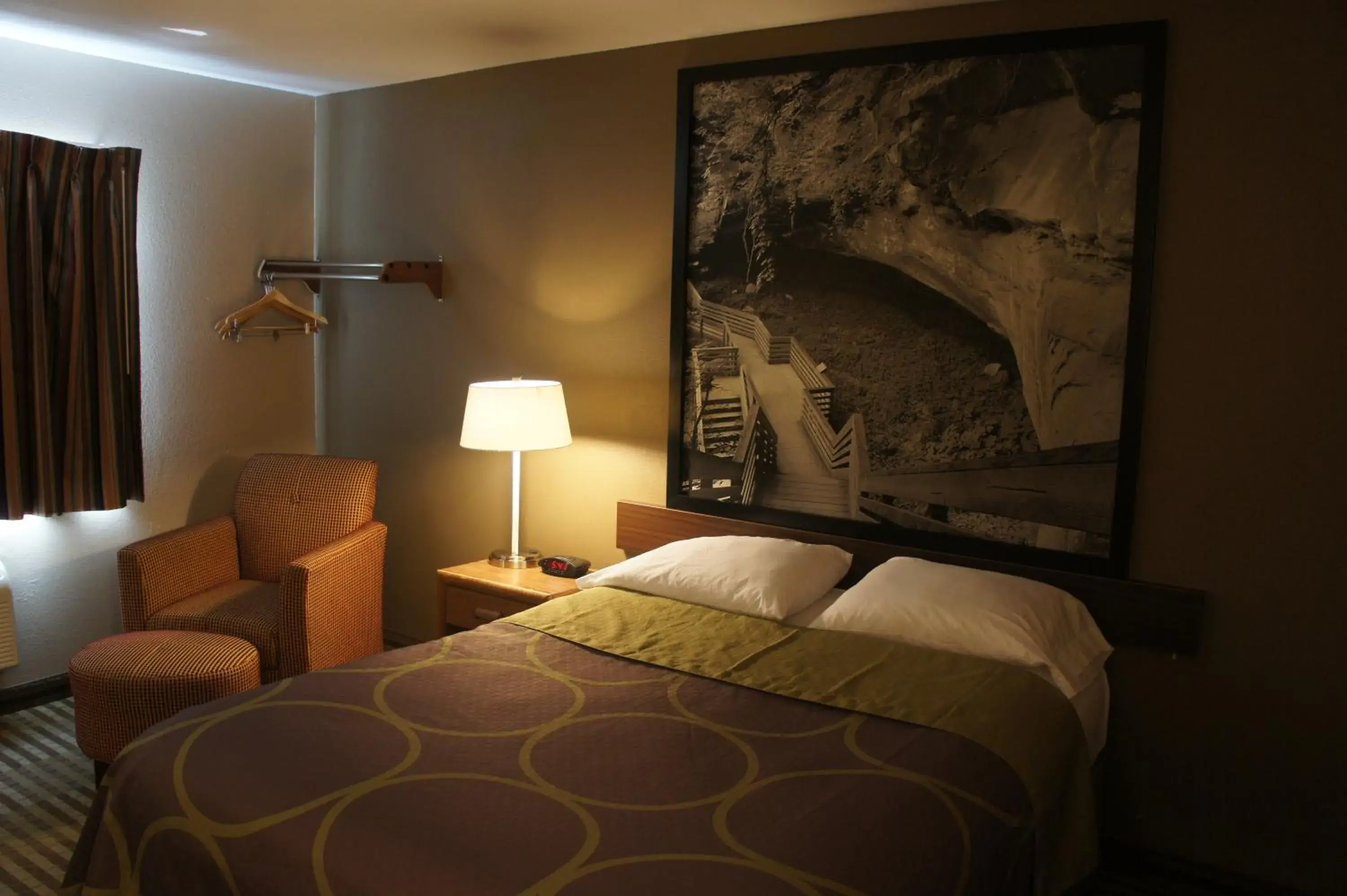 Queen Room - Non-Smoking - Pet Friendly in Super 8 by Wyndham Fremont NE Queen Room - Non-Smoking - Pet Friendly in Super 8 by Wyndham Fremont NE