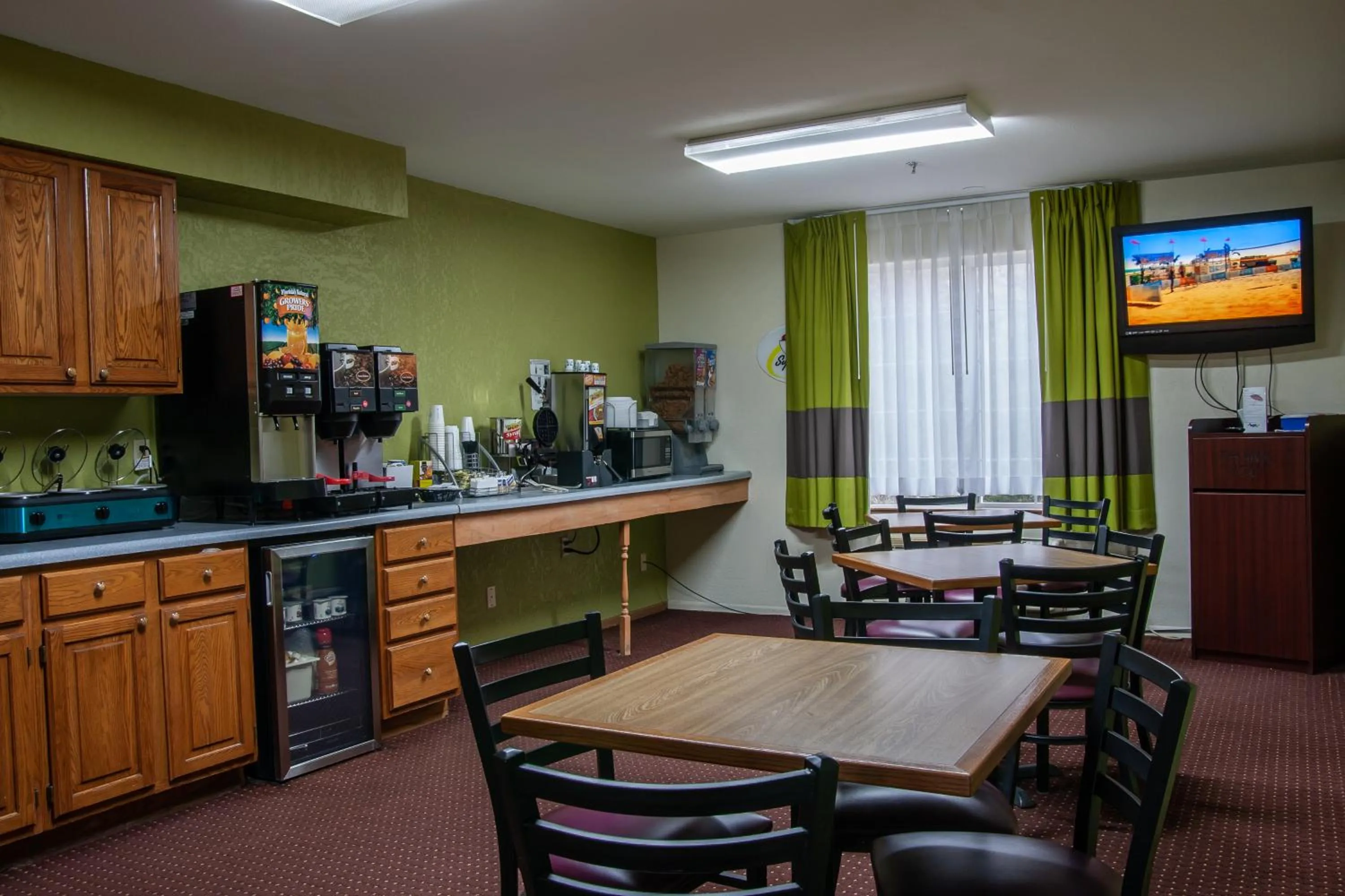 Continental breakfast in Super 8 by Wyndham Arkansas City KS