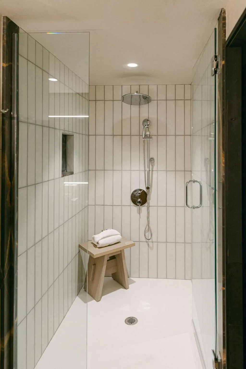 Shower in The Cliffs