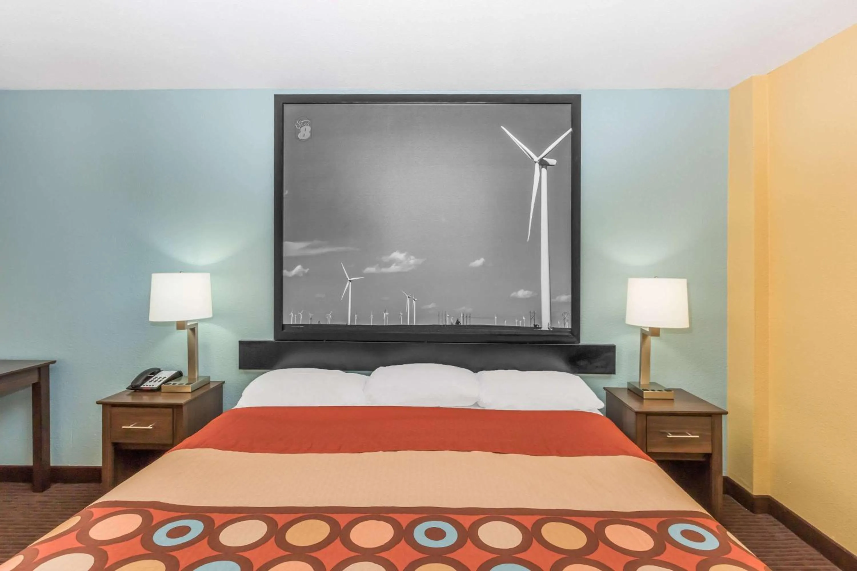 Photo of the whole room, Bed in Super 8 by Wyndham Wichita Airport West Kellogg