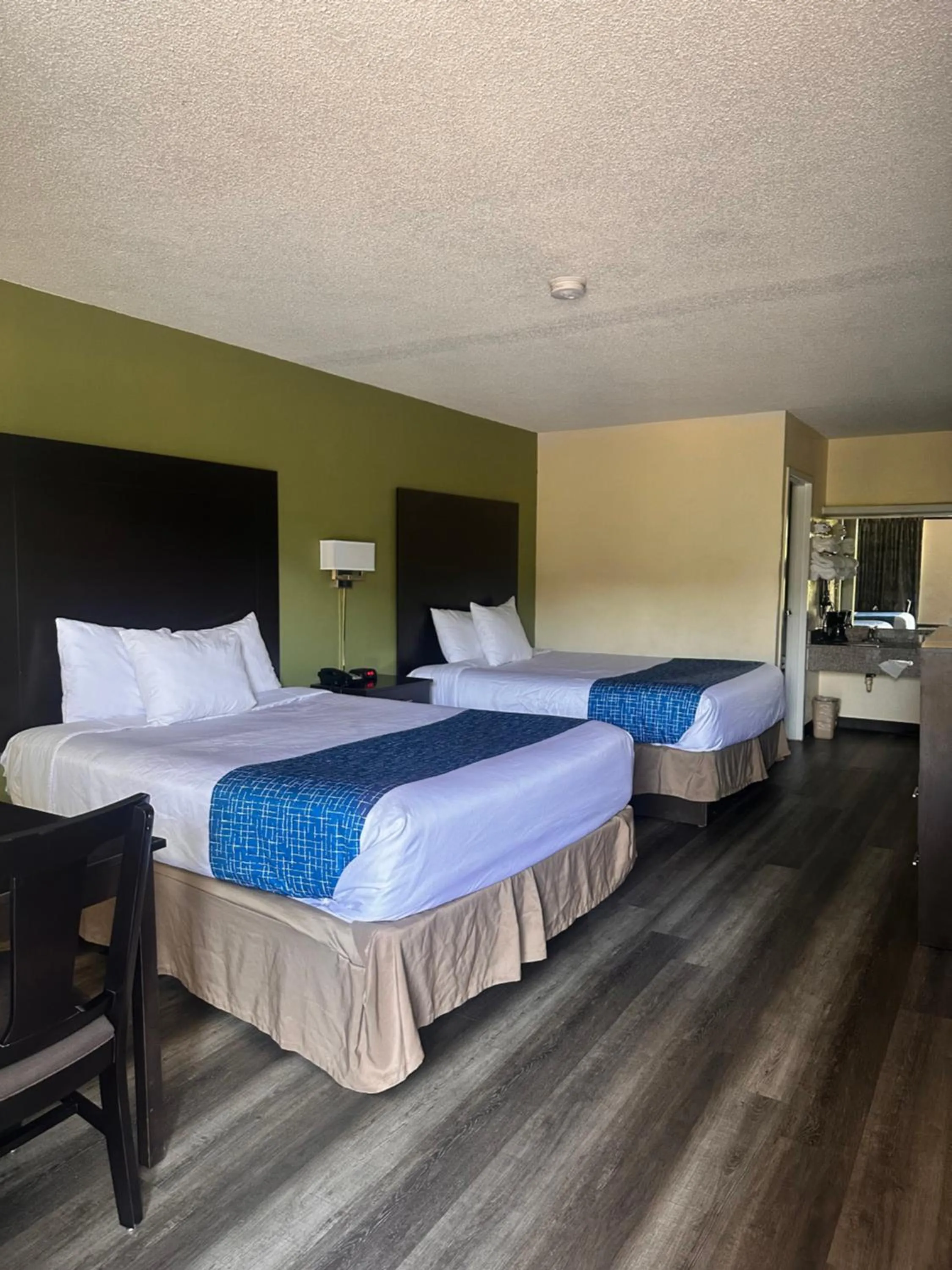 Bed in Travelodge by Wyndham Clarksville