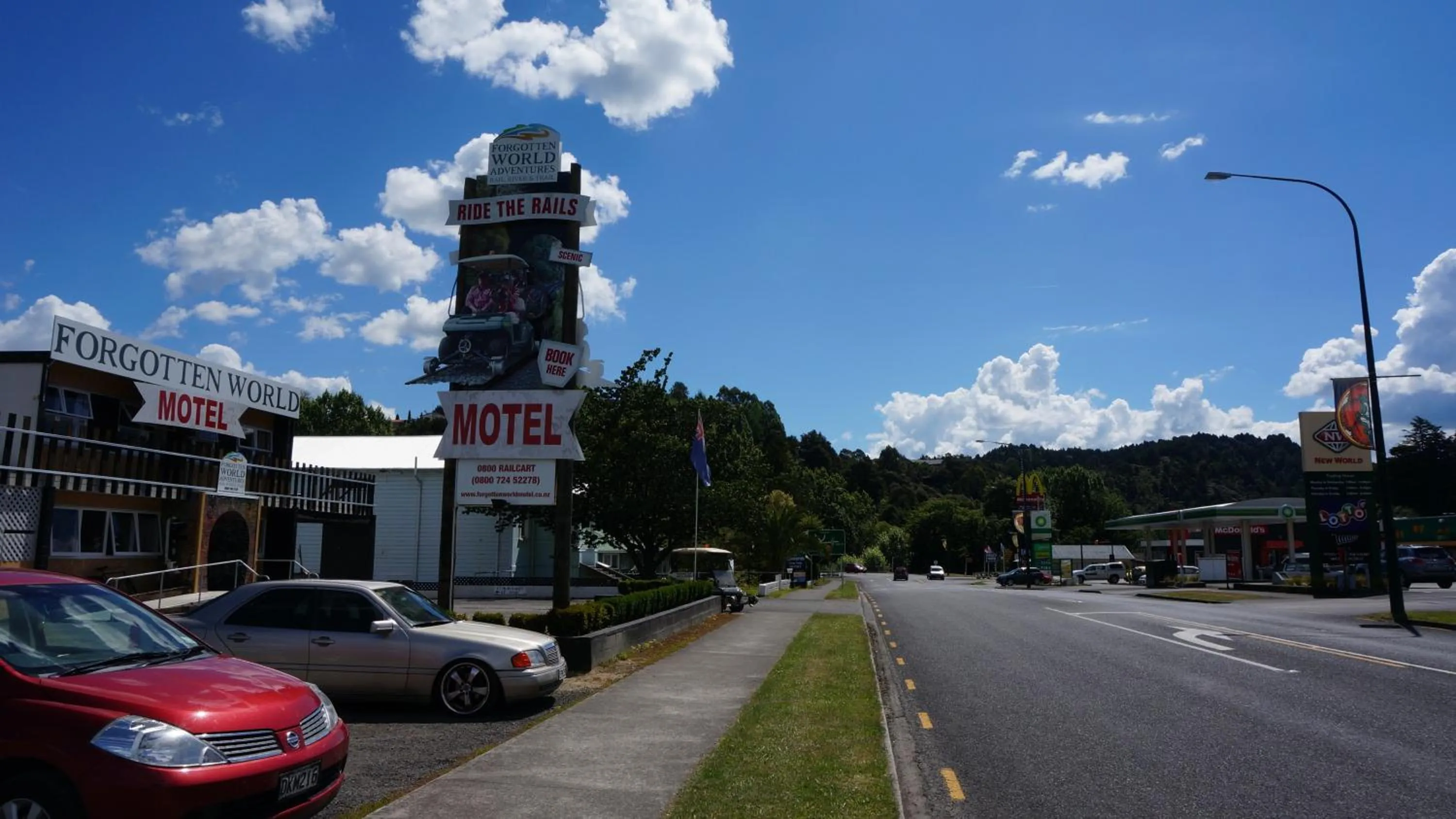 Area and facilities in Forgotten World Motel