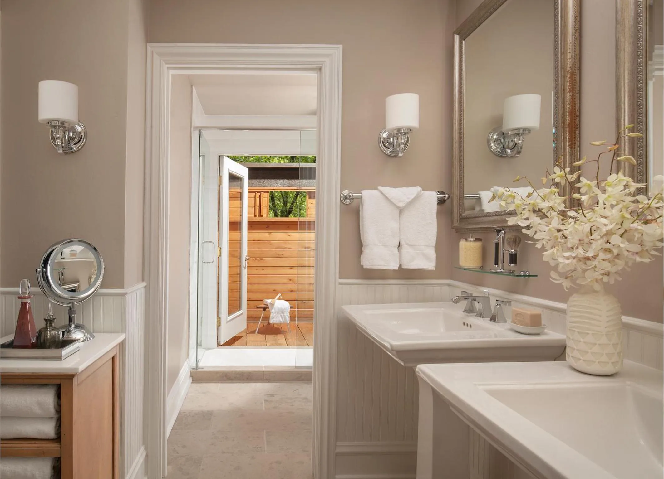 Bathroom in L'Auberge De Sedona