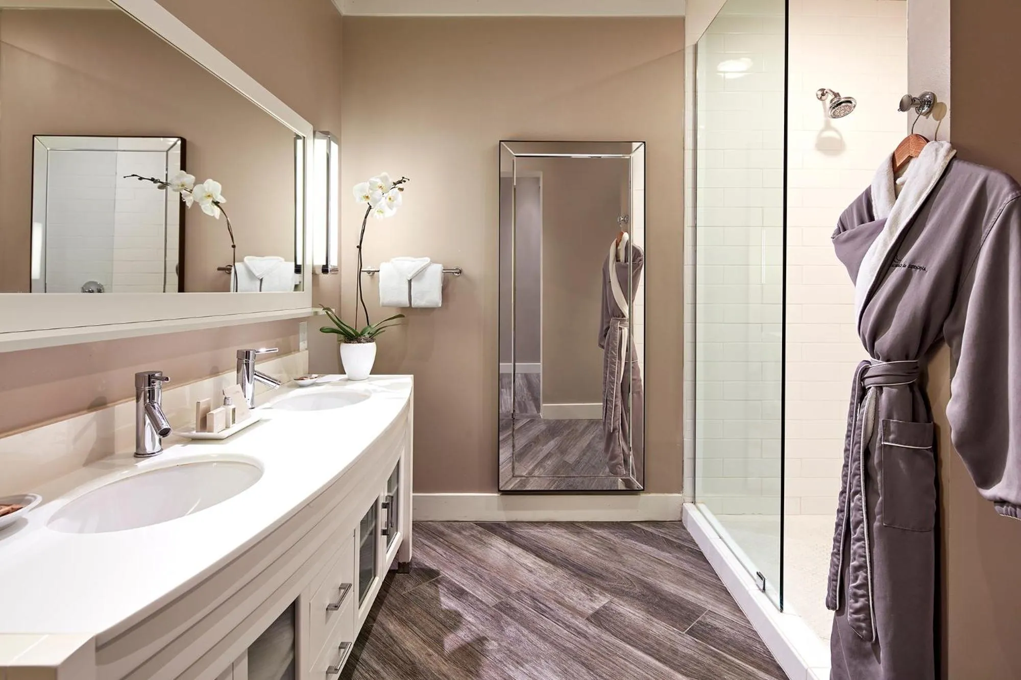 Bathroom in L'Auberge De Sedona