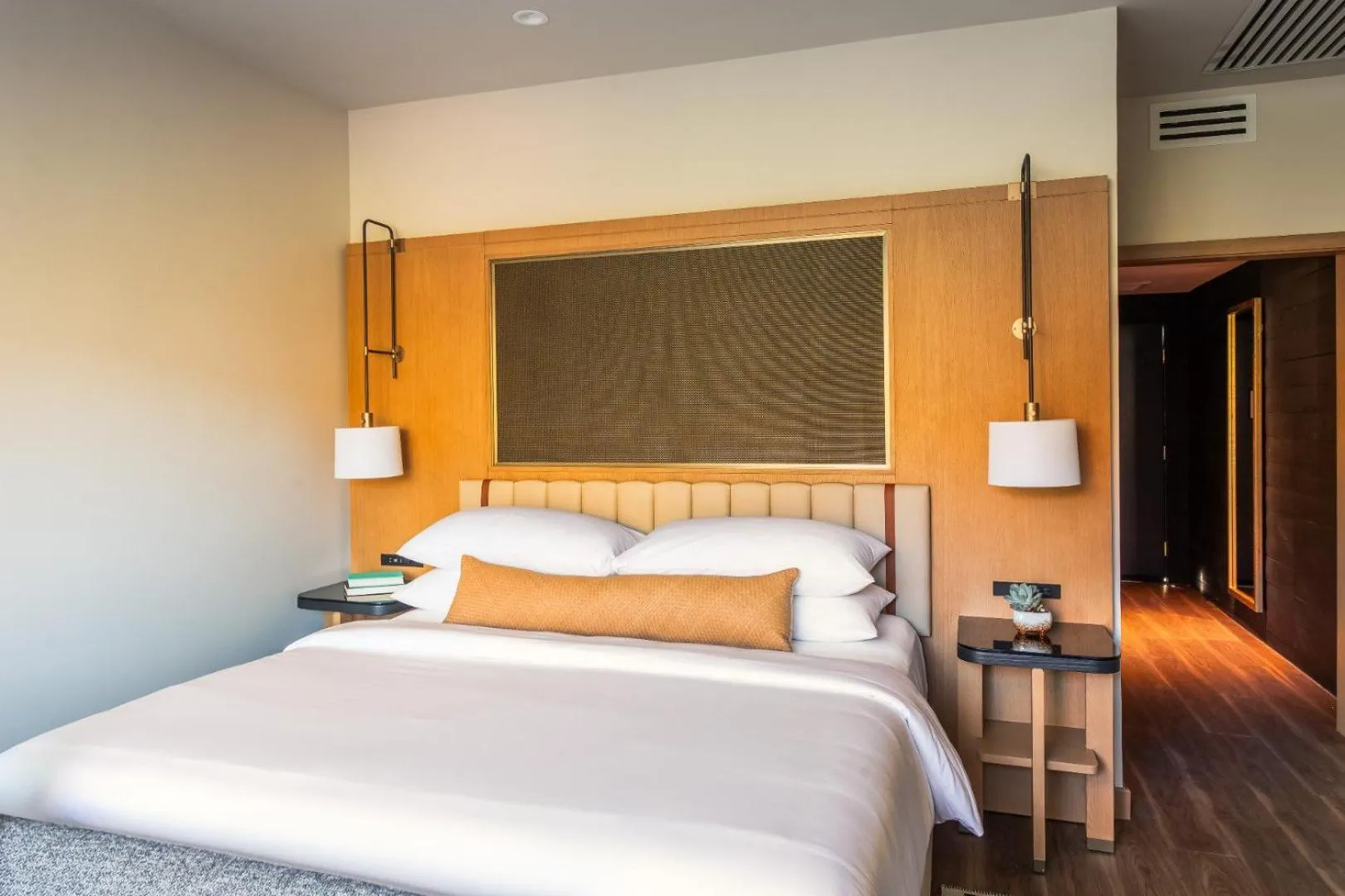 Bed in L'Auberge De Sedona