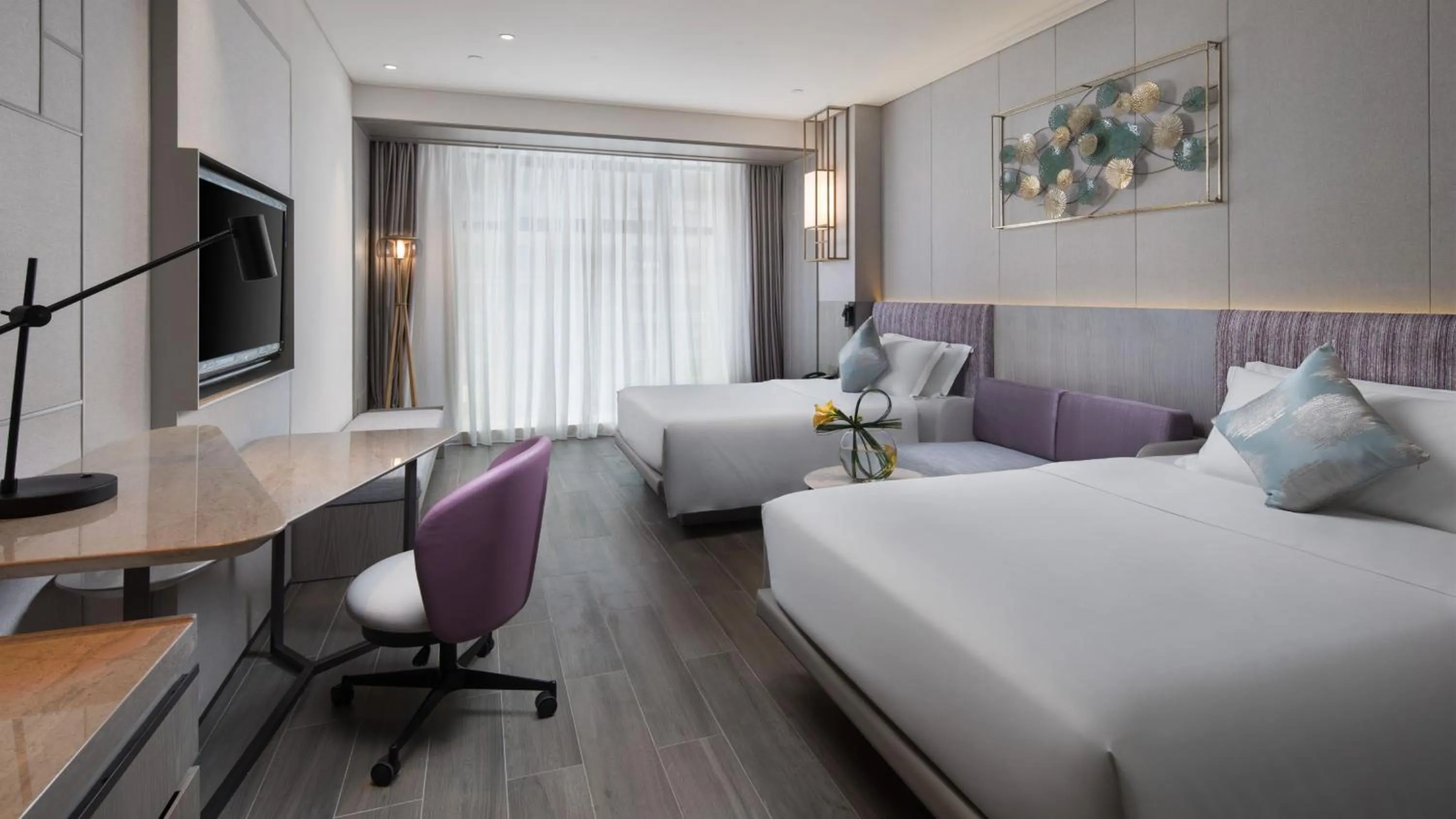 Photo of the whole room, Bed in Crowne Plaza Deqing Moganshan by IHG