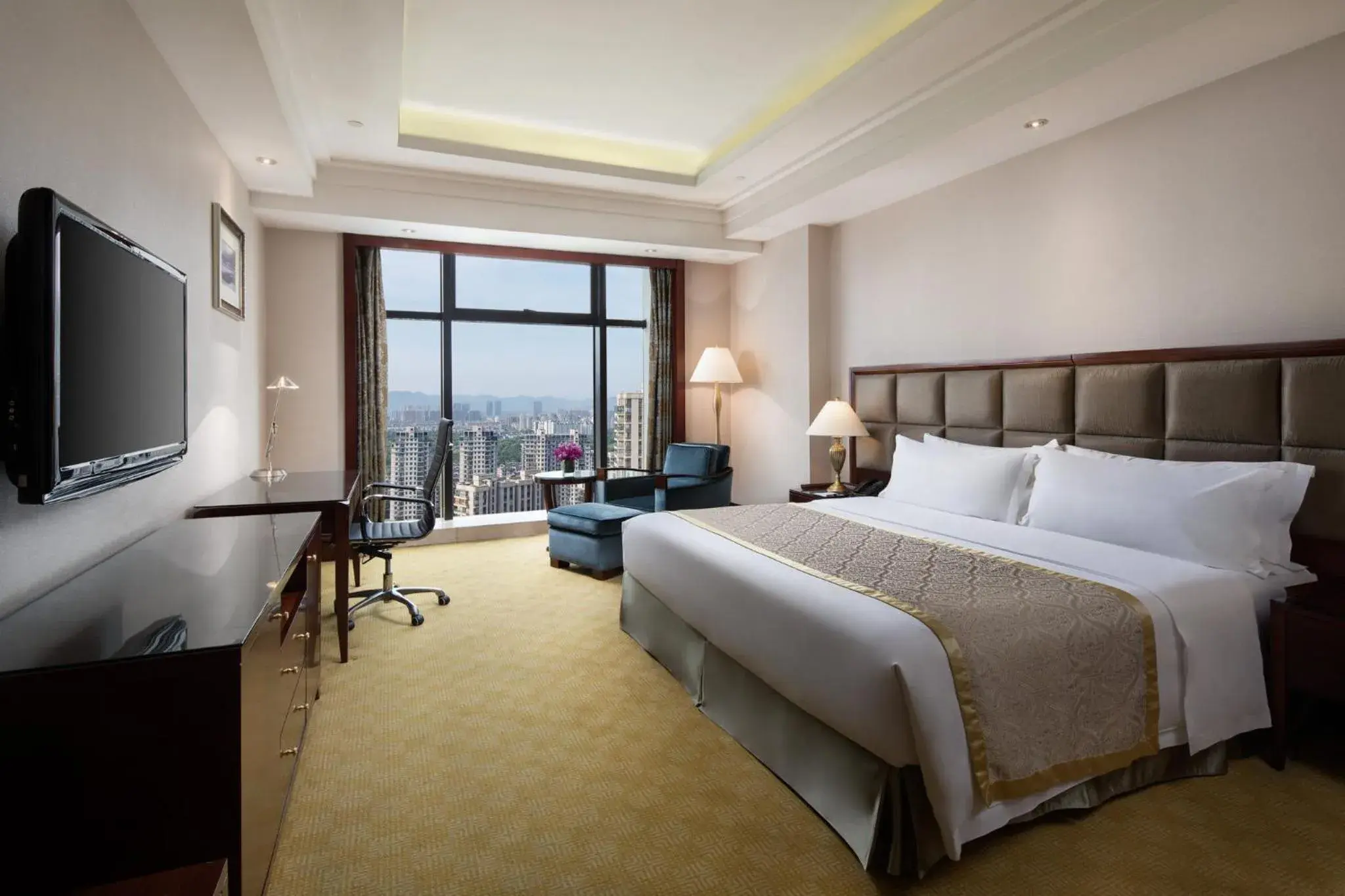Premium King Room in Crowne Plaza Deqing Moganshan by IHG Premium King Room in Crowne Plaza Deqing Moganshan by IHG