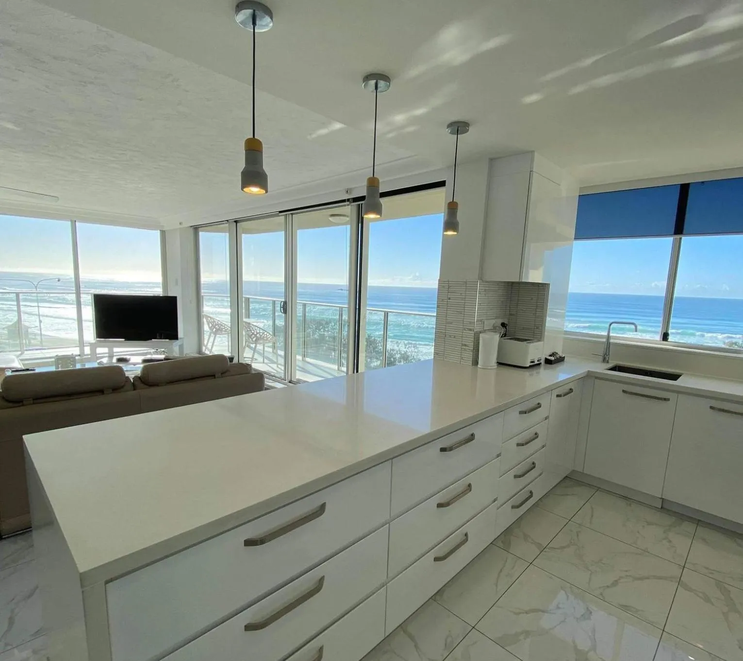 Kitchen or kitchenette in Hi Surf Beachfront Resort Apartments OFFICIAL SITE