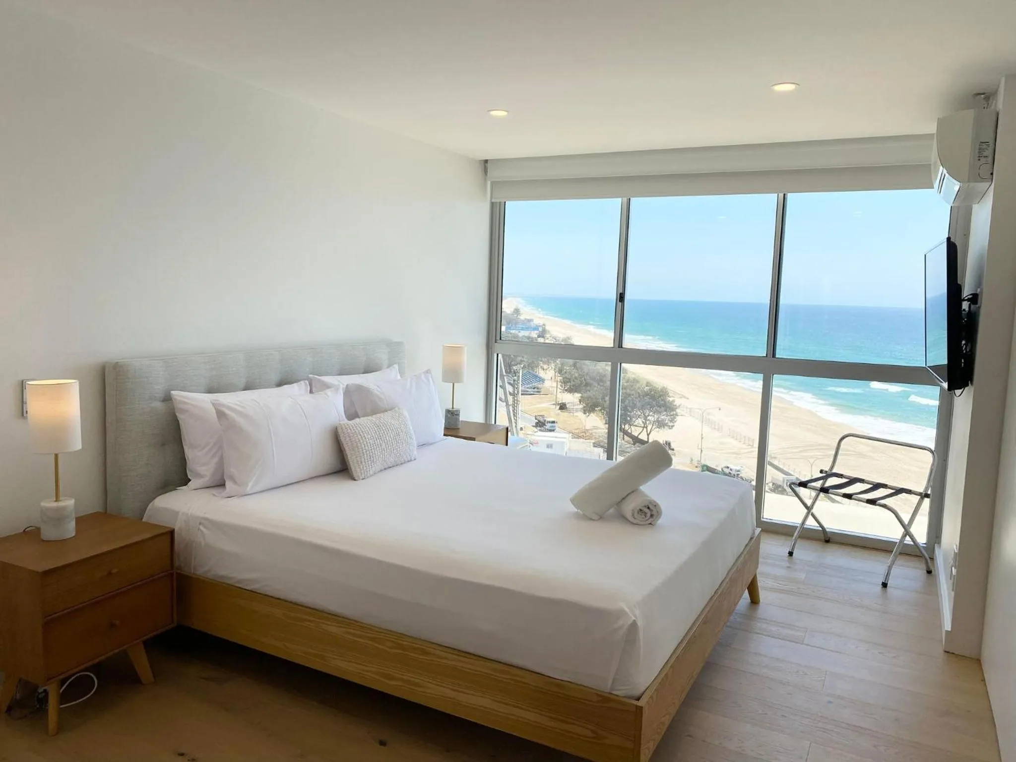 Bedroom, Bed in Hi Surf Beachfront Resort Apartments OFFICIAL SITE