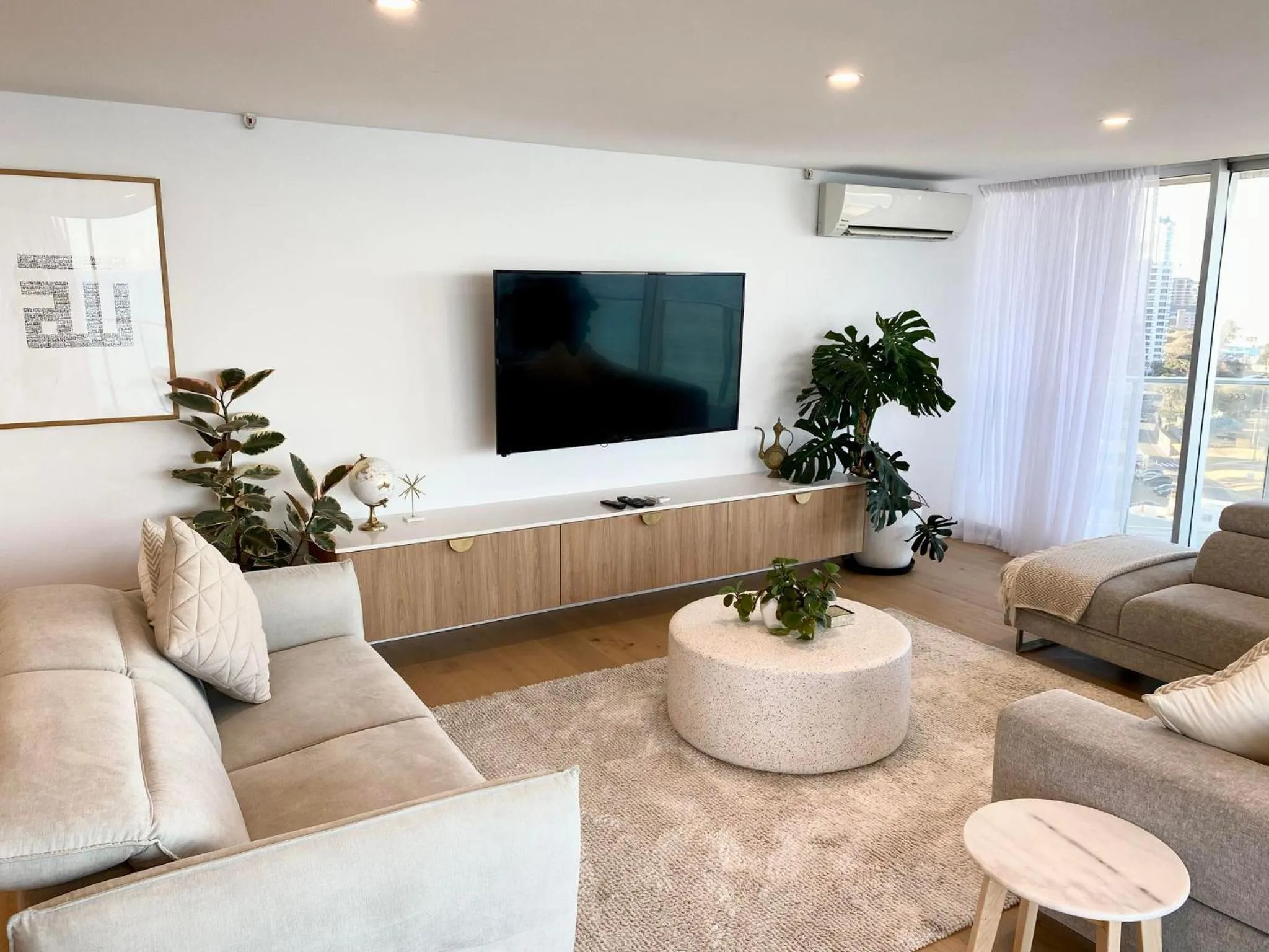 Living room in Hi Surf Beachfront Resort Apartments OFFICIAL SITE
