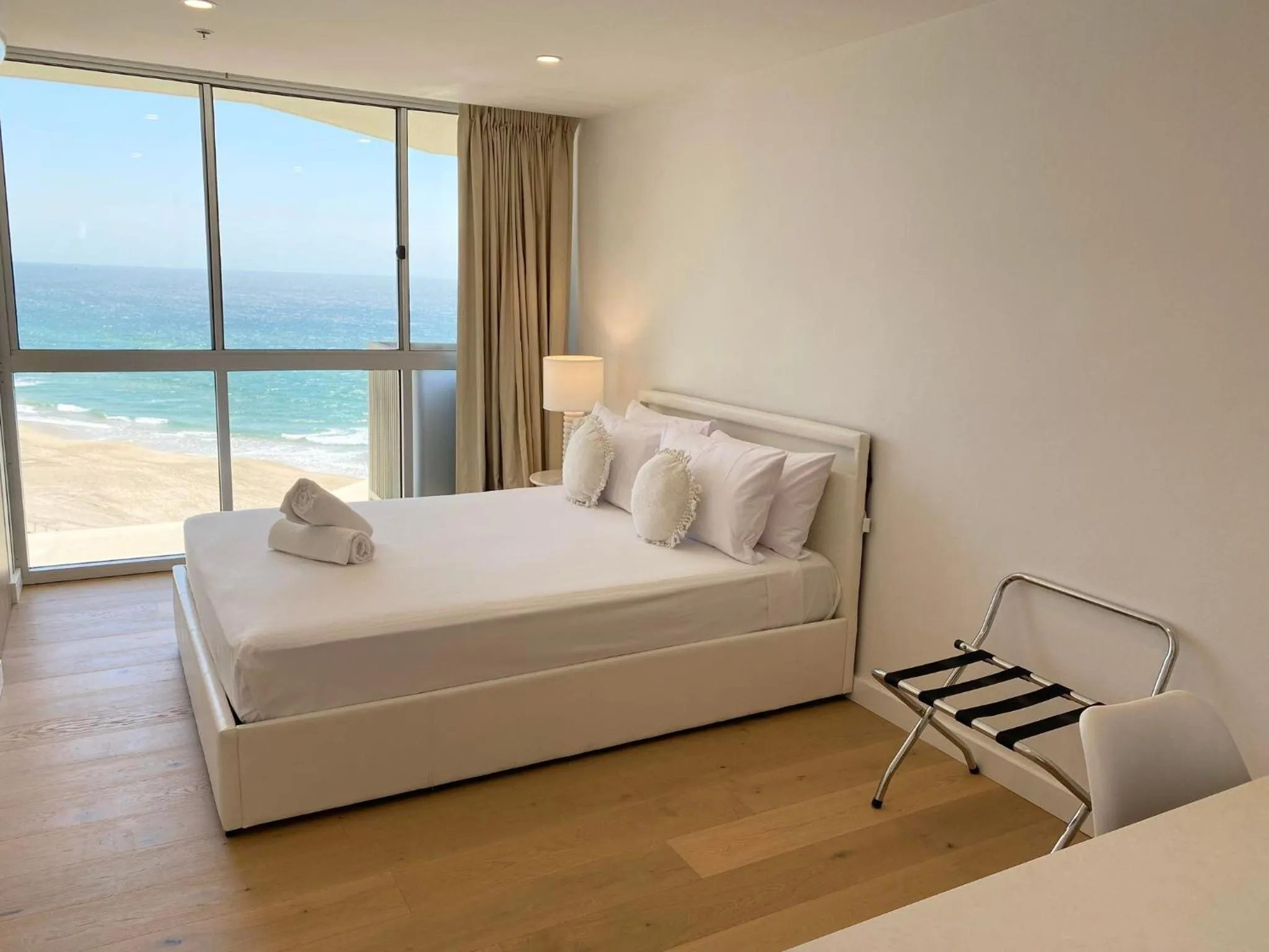 Bedroom, Bed in Hi Surf Beachfront Resort Apartments OFFICIAL SITE