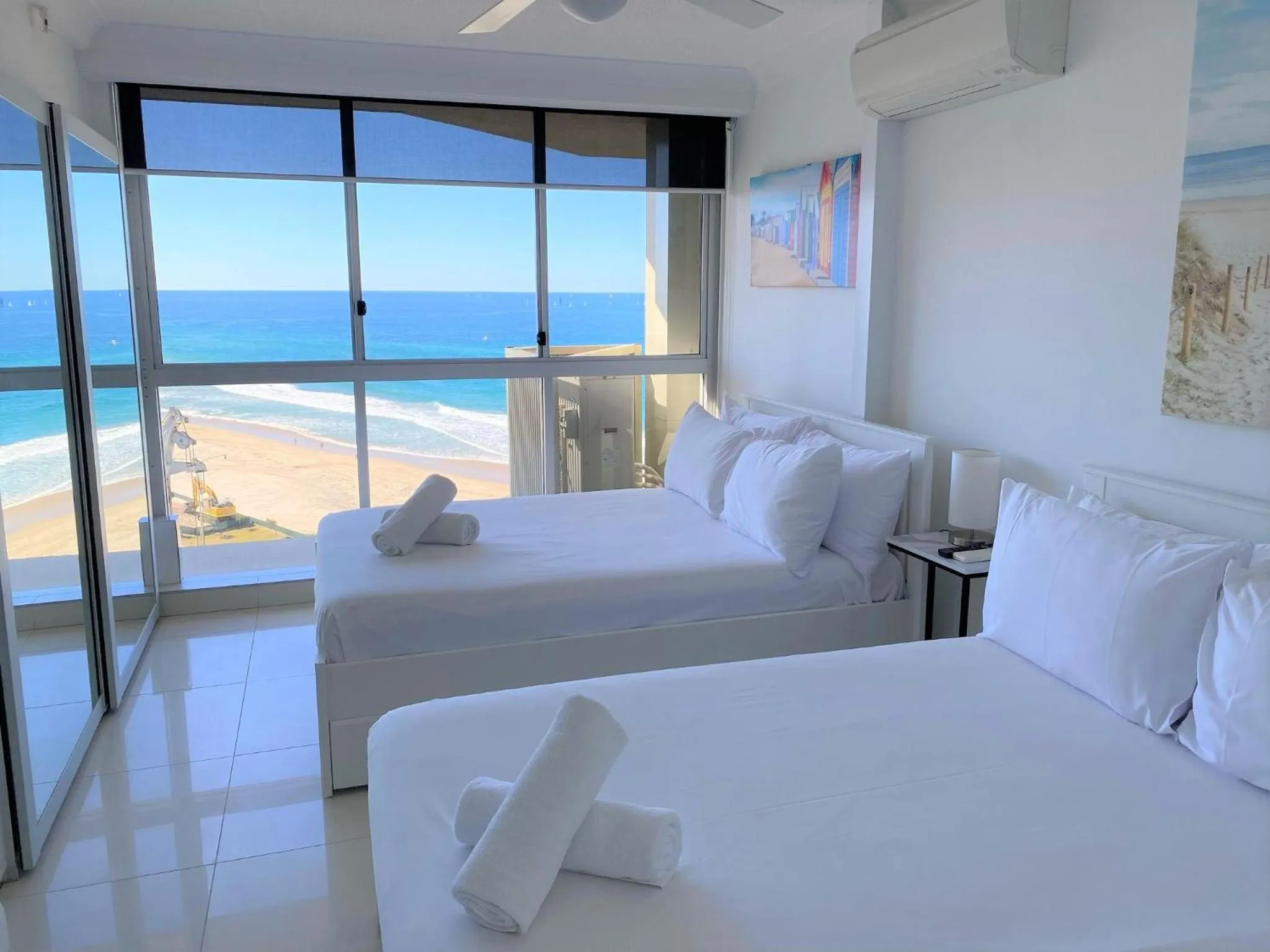Bed in Hi Surf Beachfront Resort Apartments OFFICIAL SITE