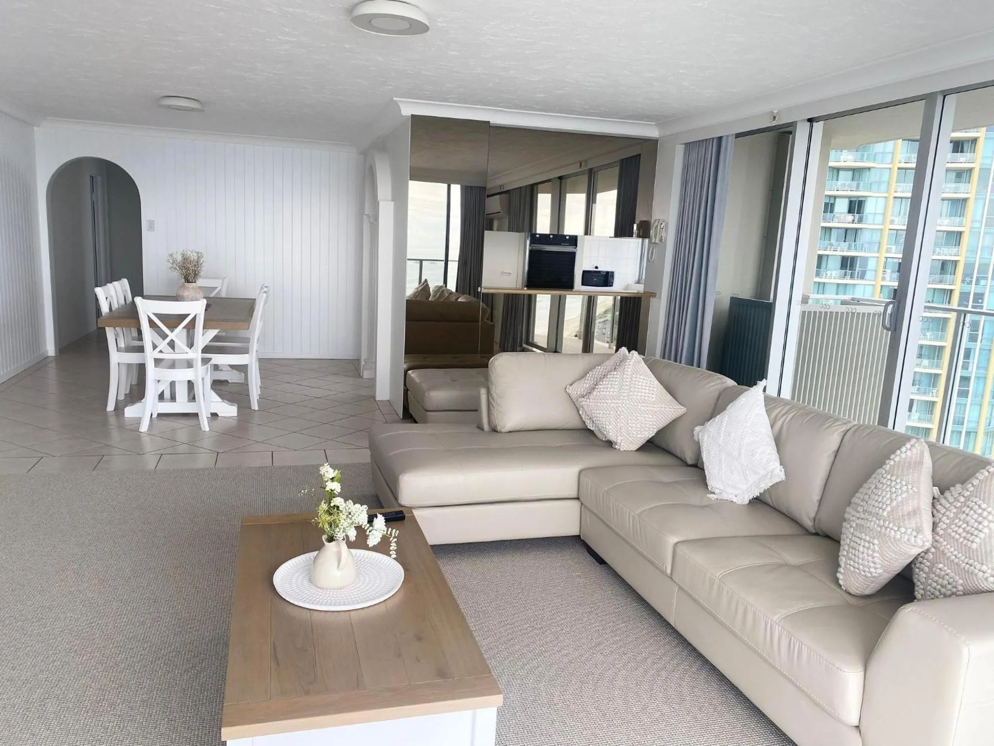 Living room in Hi Surf Beachfront Resort Apartments OFFICIAL SITE