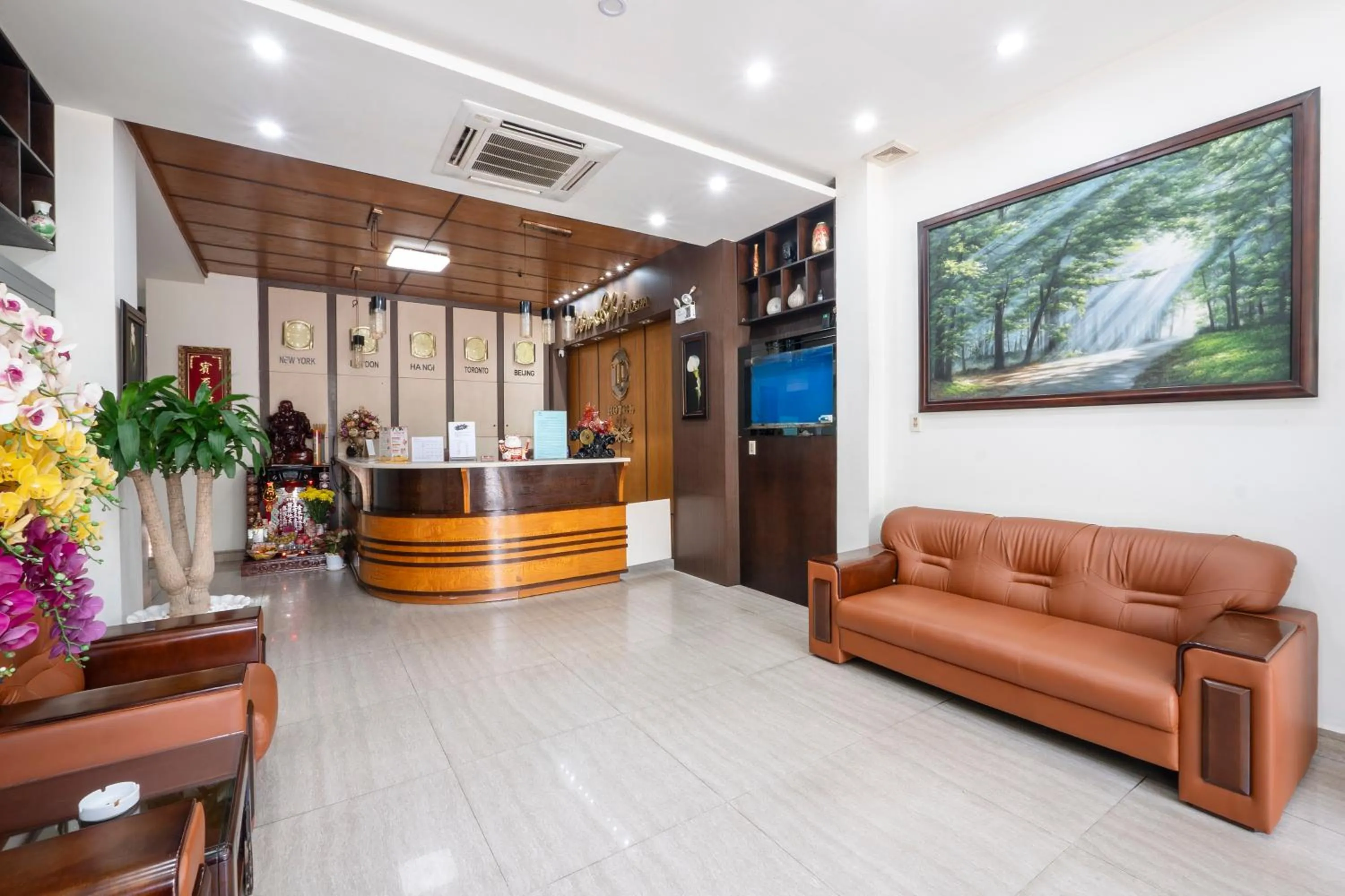 Communal lounge/ TV room in Thien Phu Logia Hotel