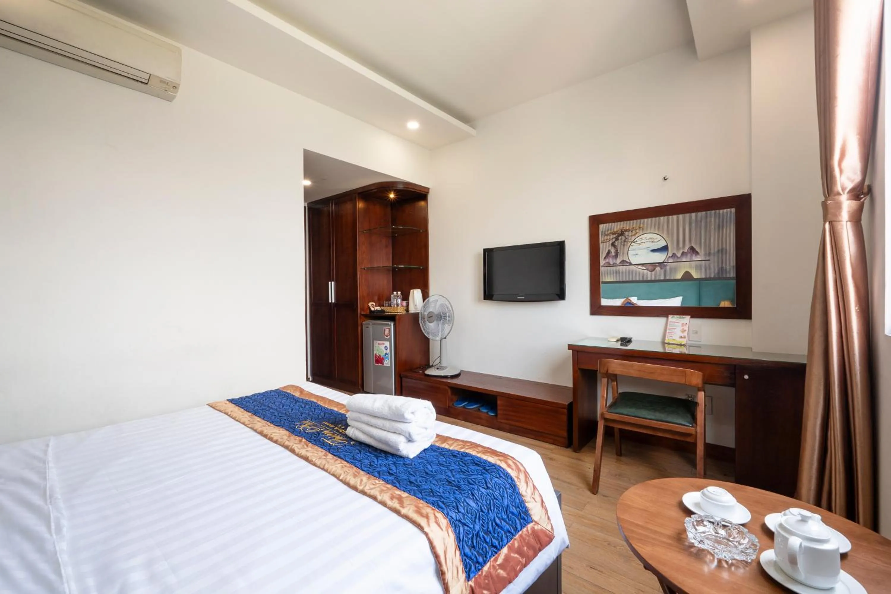 Photo of the whole room, Bed in Thien Phu Logia Hotel