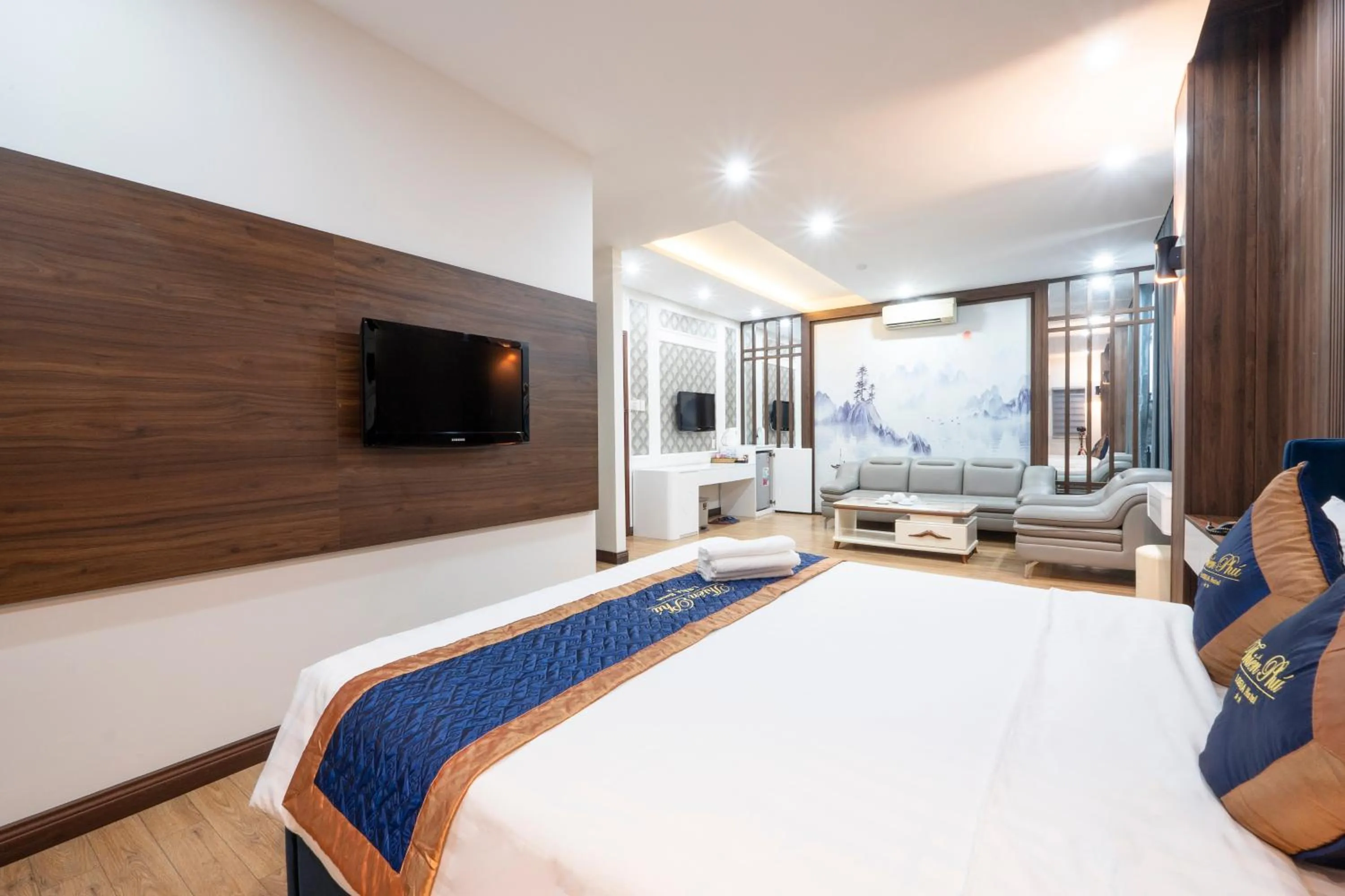 Bedroom, Bed in Thien Phu Logia Hotel