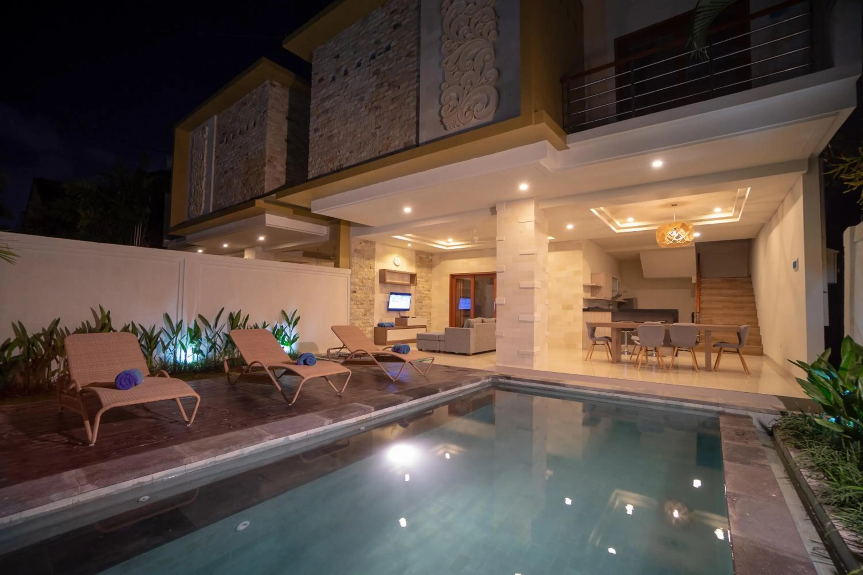 Swimming pool in Juada Garden