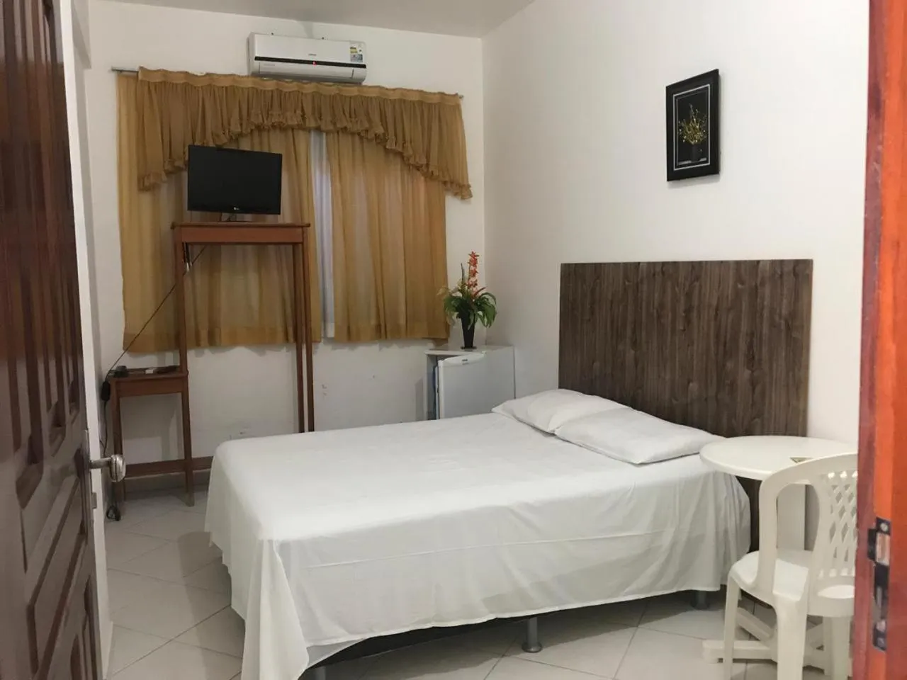 Bed in hotel encontro das aguas